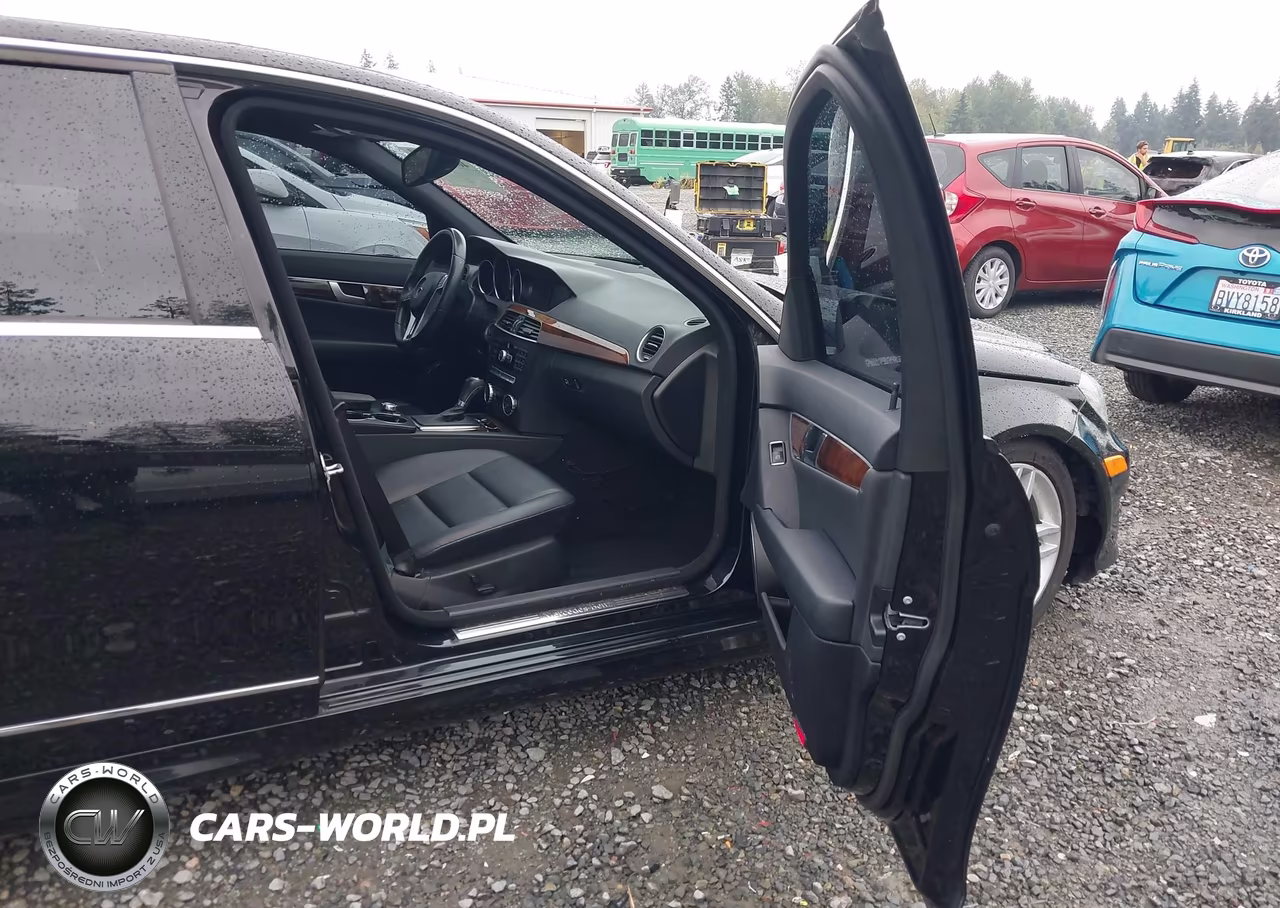 2012 Mercedes-Benz C 300 Sport 4Matic VIN:WDDGF8BBXCA649769 - 5
