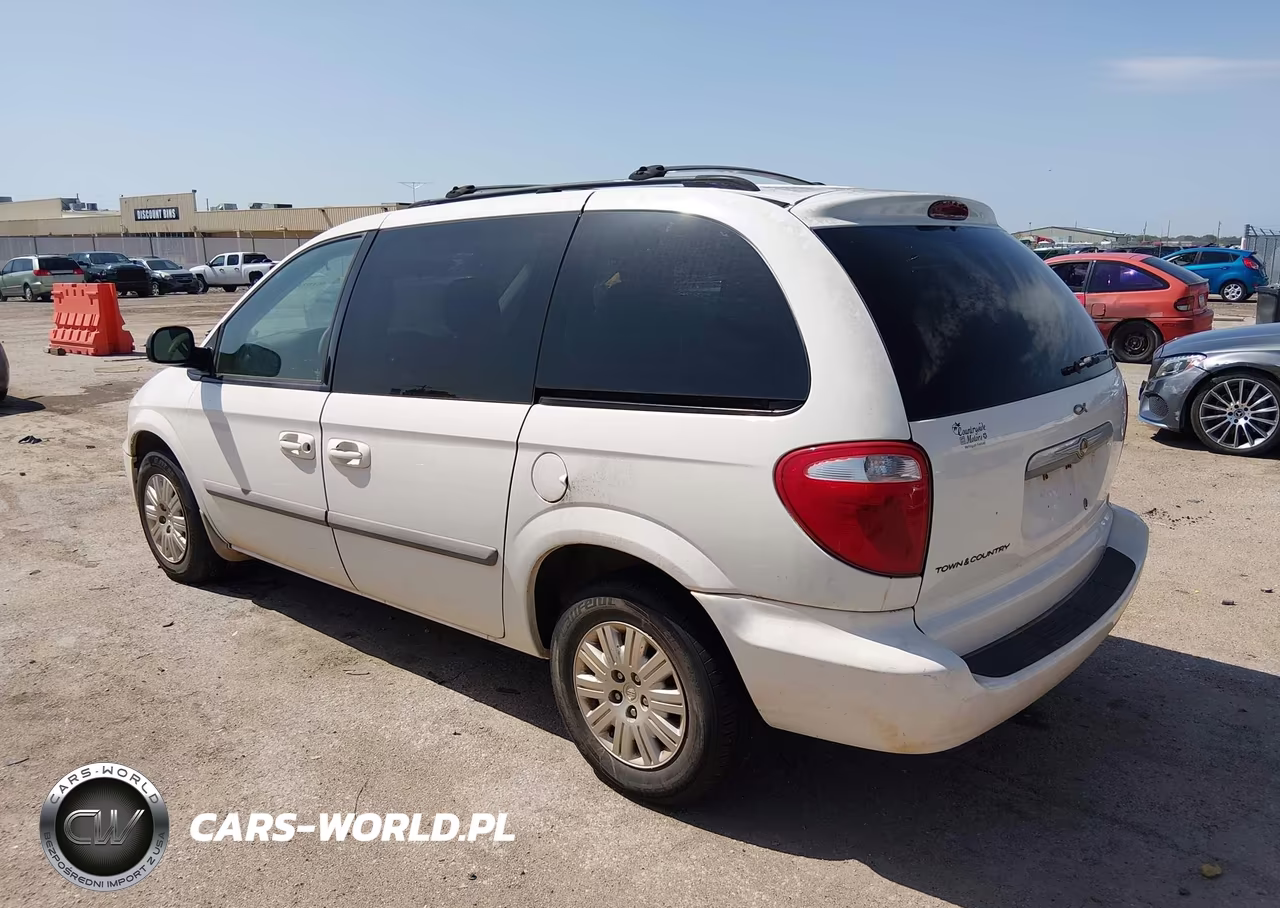 2007 Chrysler Town & Country VIN:1A4GJ45R27B128047 - 3