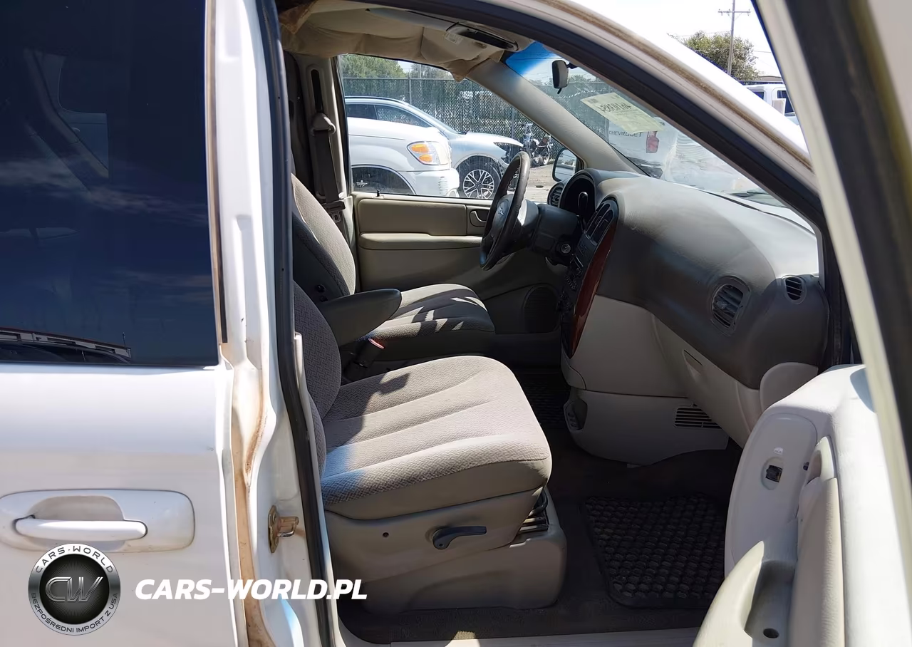 2007 Chrysler Town & Country VIN:1A4GJ45R27B128047 - 5