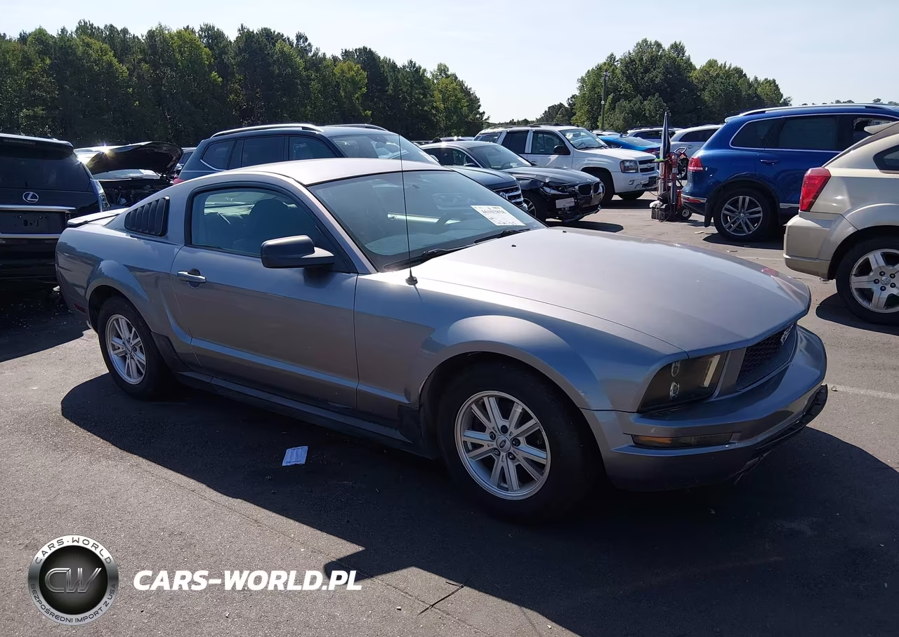 2007 Ford Mustang V6 Deluxe-V6 Premium