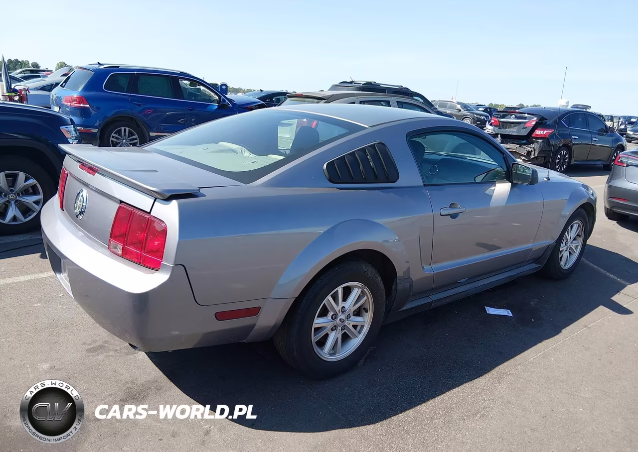 2007 Ford Mustang V6 Deluxe-V6 Premium VIN:1ZVFT80N475246670 - 4