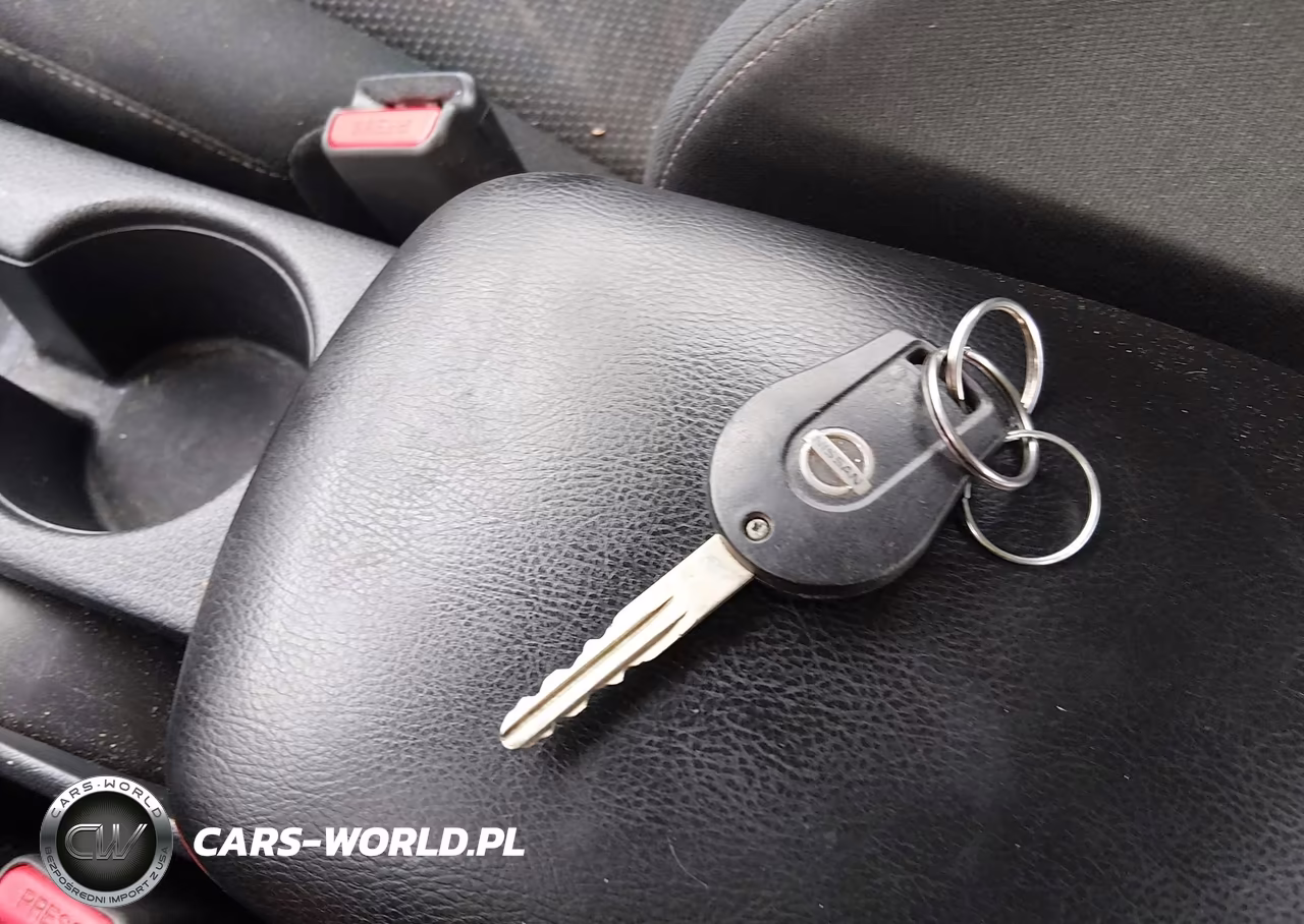 2016 Nissan Sentra S VIN:3N1AB7AP4GY332223 - 11