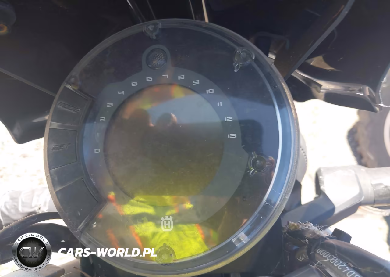 2019 Husqvarna Svartpilen 401 VIN:VBKUNJ408KM266198 - 7
