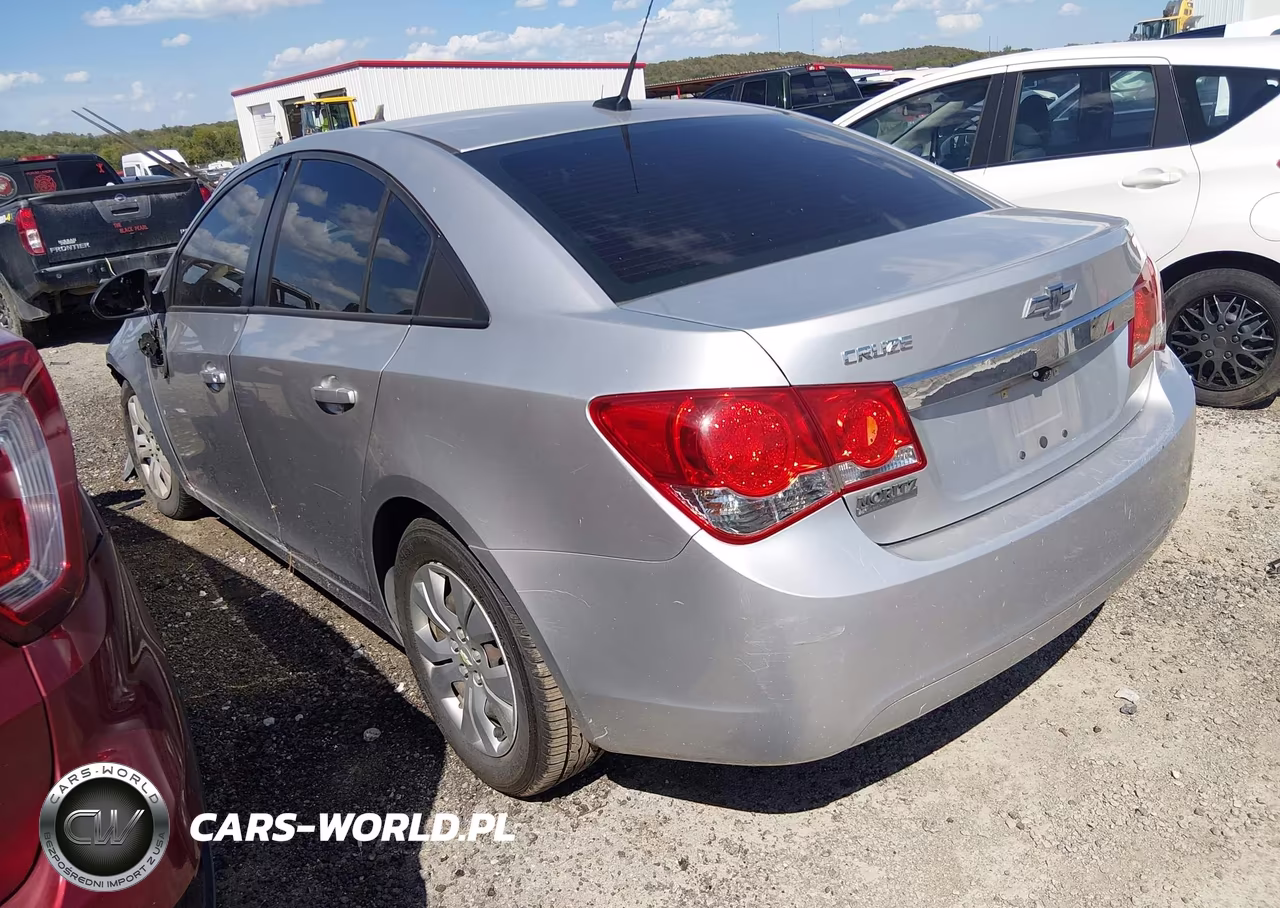 2014 Chevrolet Cruze Ls Auto VIN:1G1PA5SH8E7369241 - 3