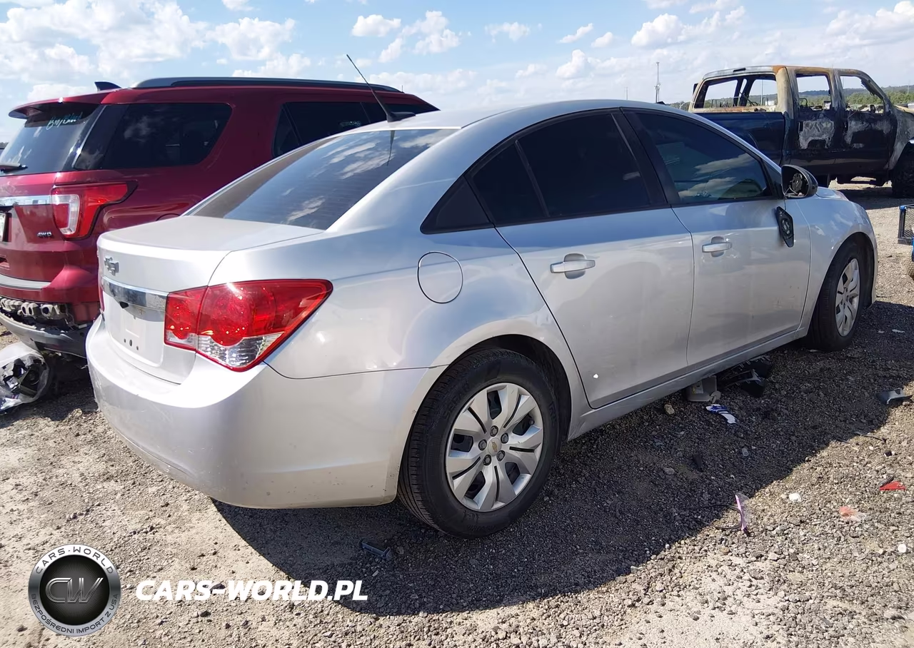 2014 Chevrolet Cruze Ls Auto VIN:1G1PA5SH8E7369241 - 4