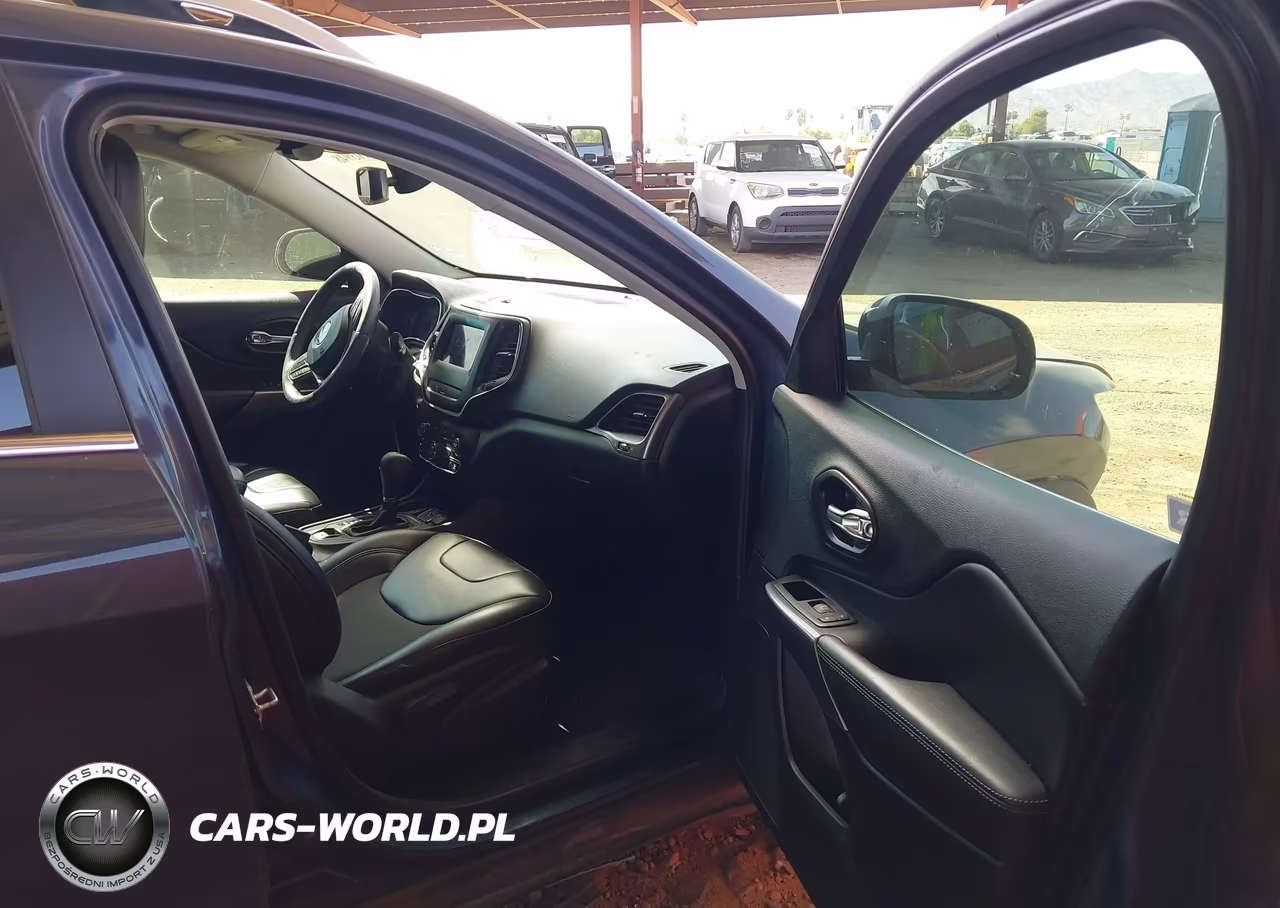 2019 Jeep Cherokee Latitude Plus Fwd VIN:1C4PJLLB5KD461359 - 5