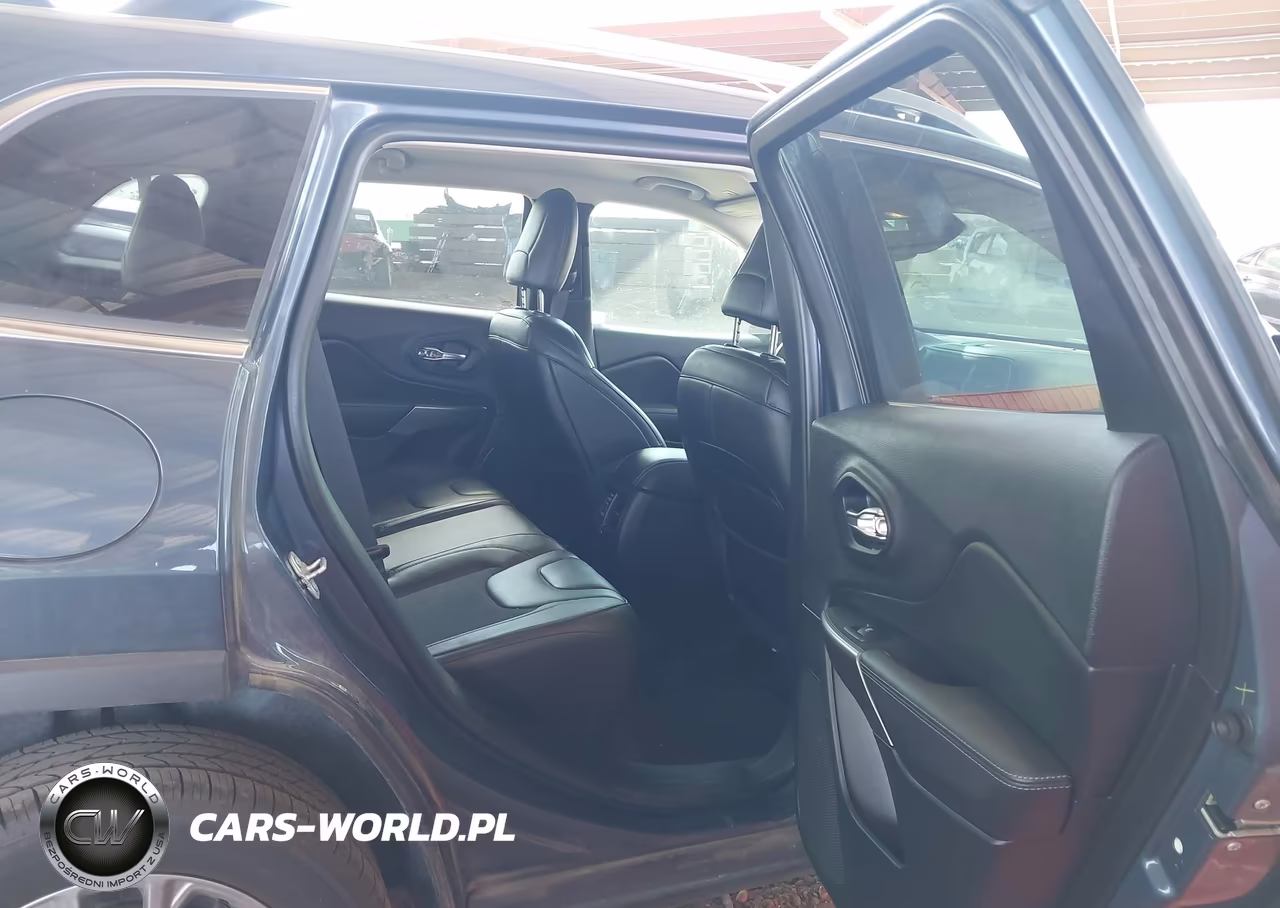 2019 Jeep Cherokee Latitude Plus Fwd VIN:1C4PJLLB5KD461359 - 8
