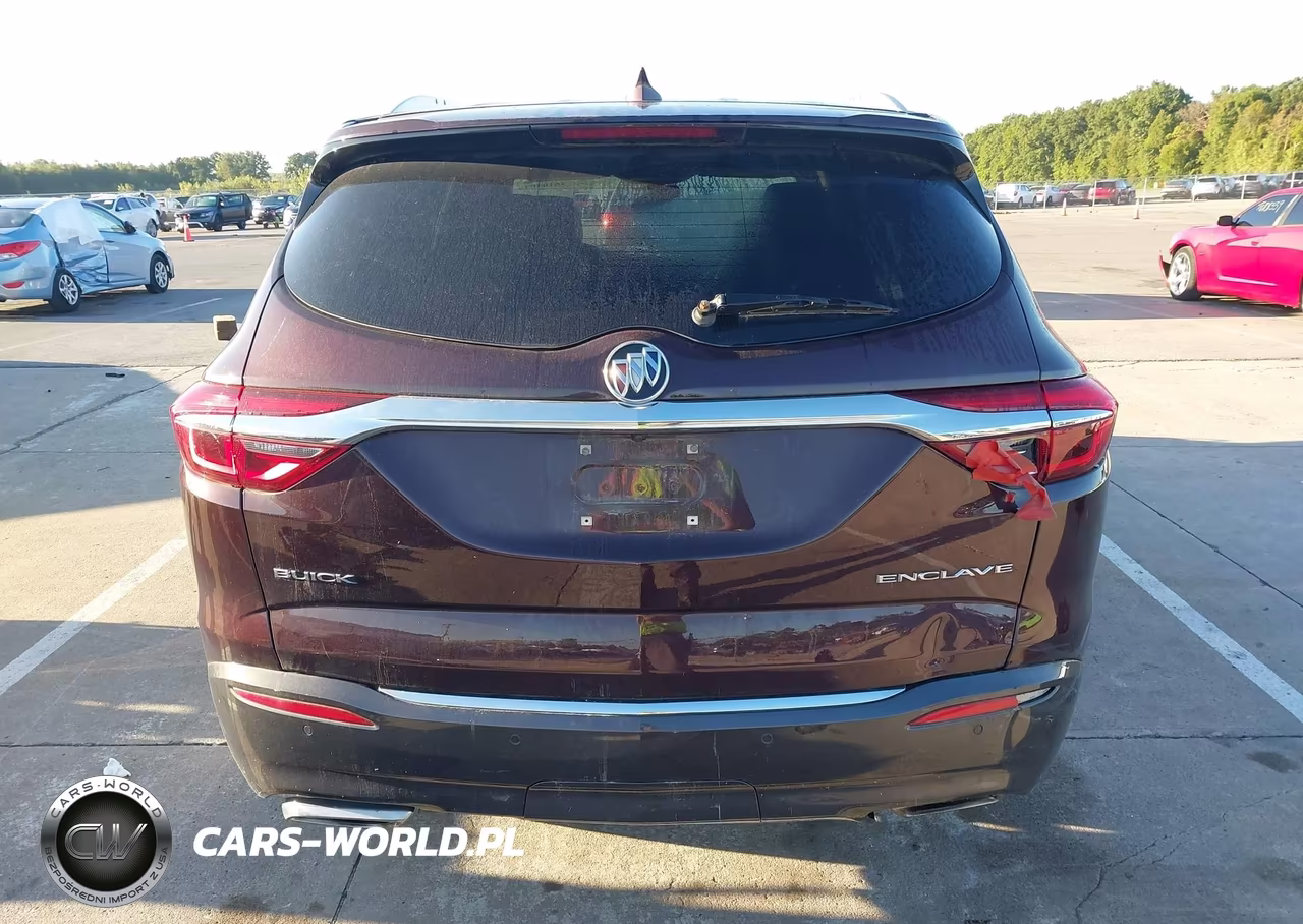 2018 Buick Enclave Essence VIN:5GAERBKW7JJ162116 - 17