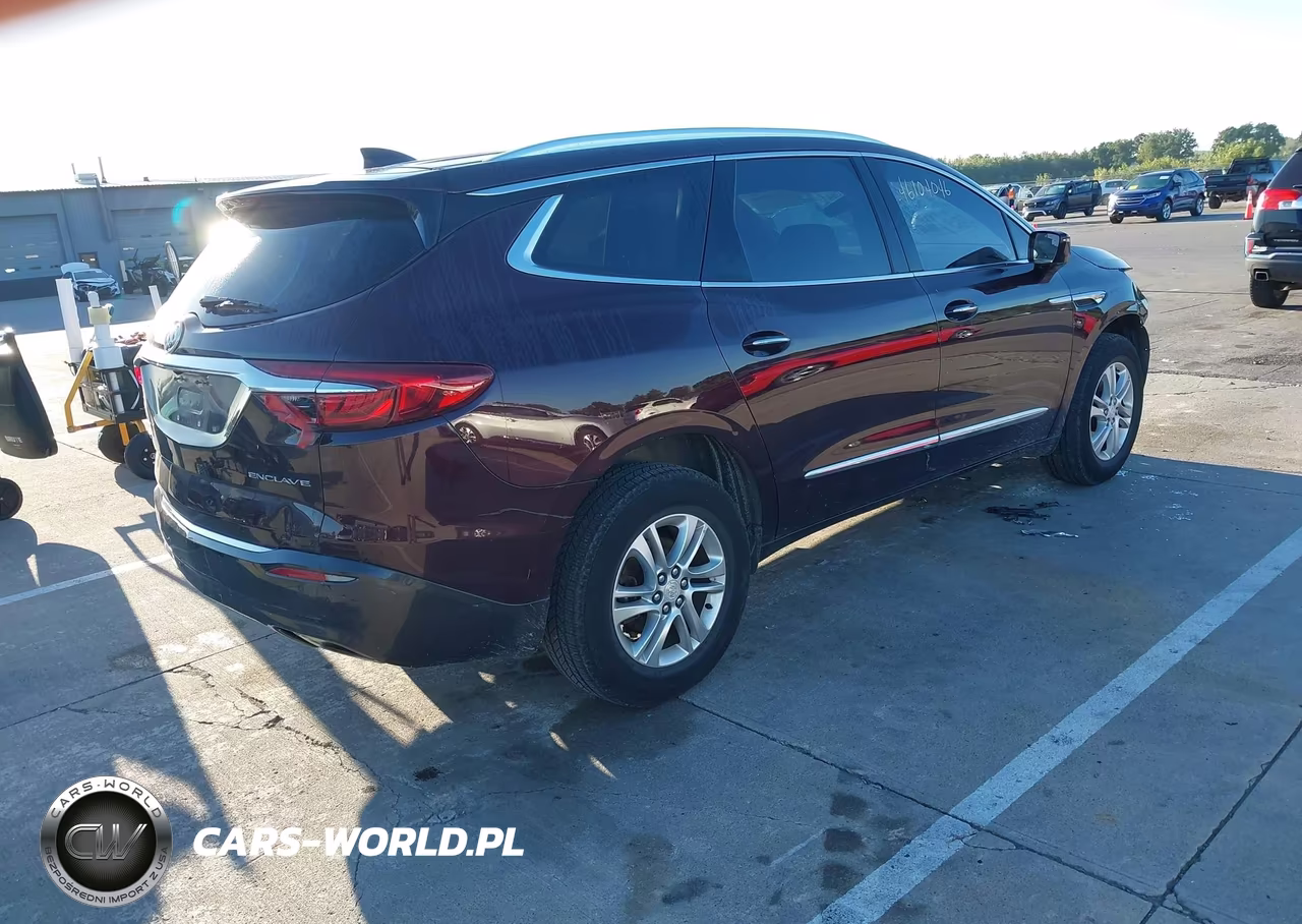 2018 Buick Enclave Essence VIN:5GAERBKW7JJ162116 - 4
