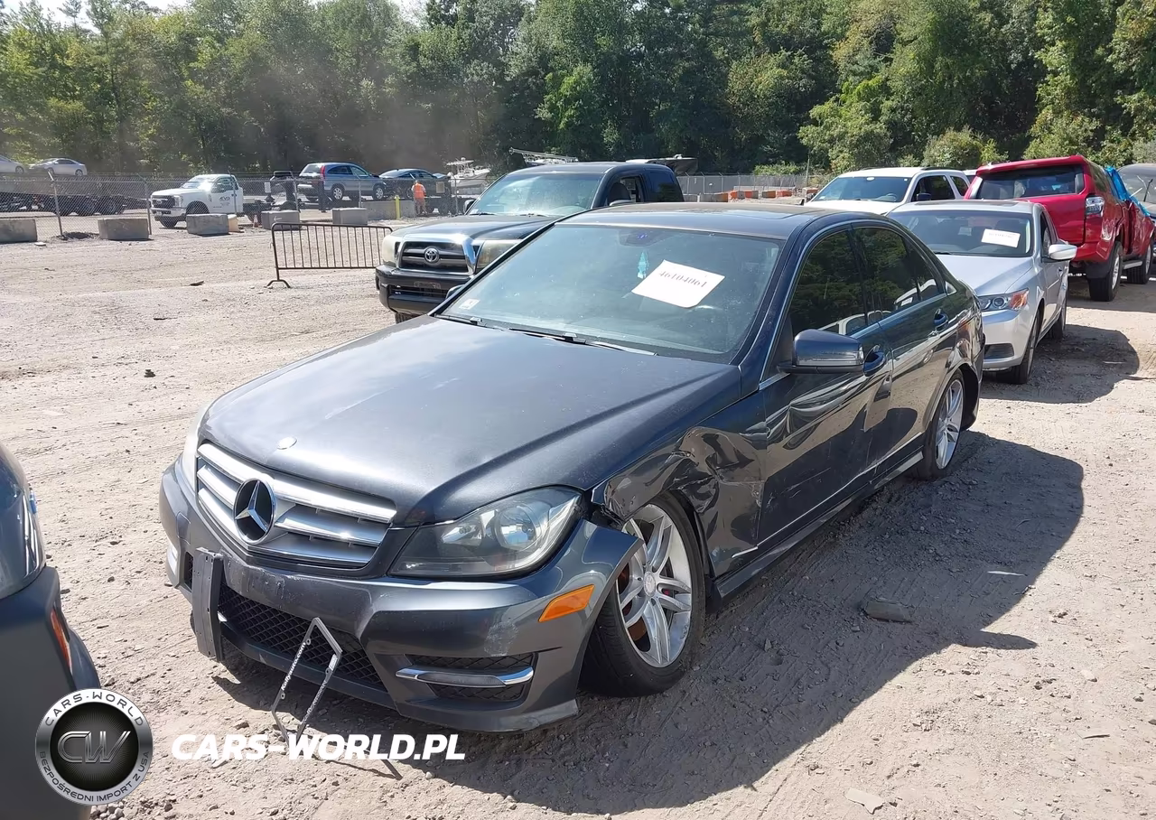 2013 Mercedes-Benz C 300 Sport 4Matic VIN:WDDGF8AB8DR275263 - 2