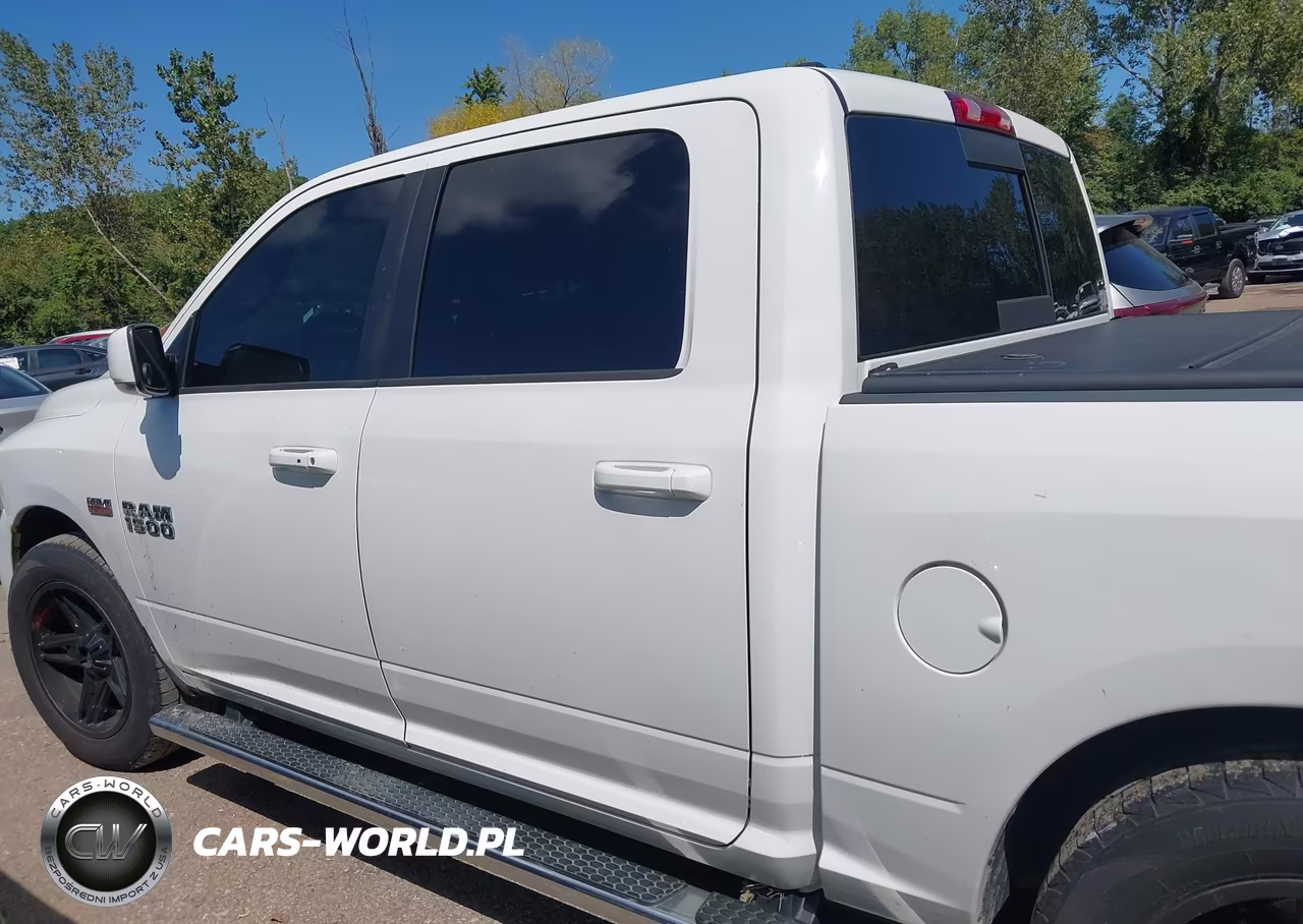 2017 Ram 1500 Sport VIN:1C6RR7MT2HS617076 - 14