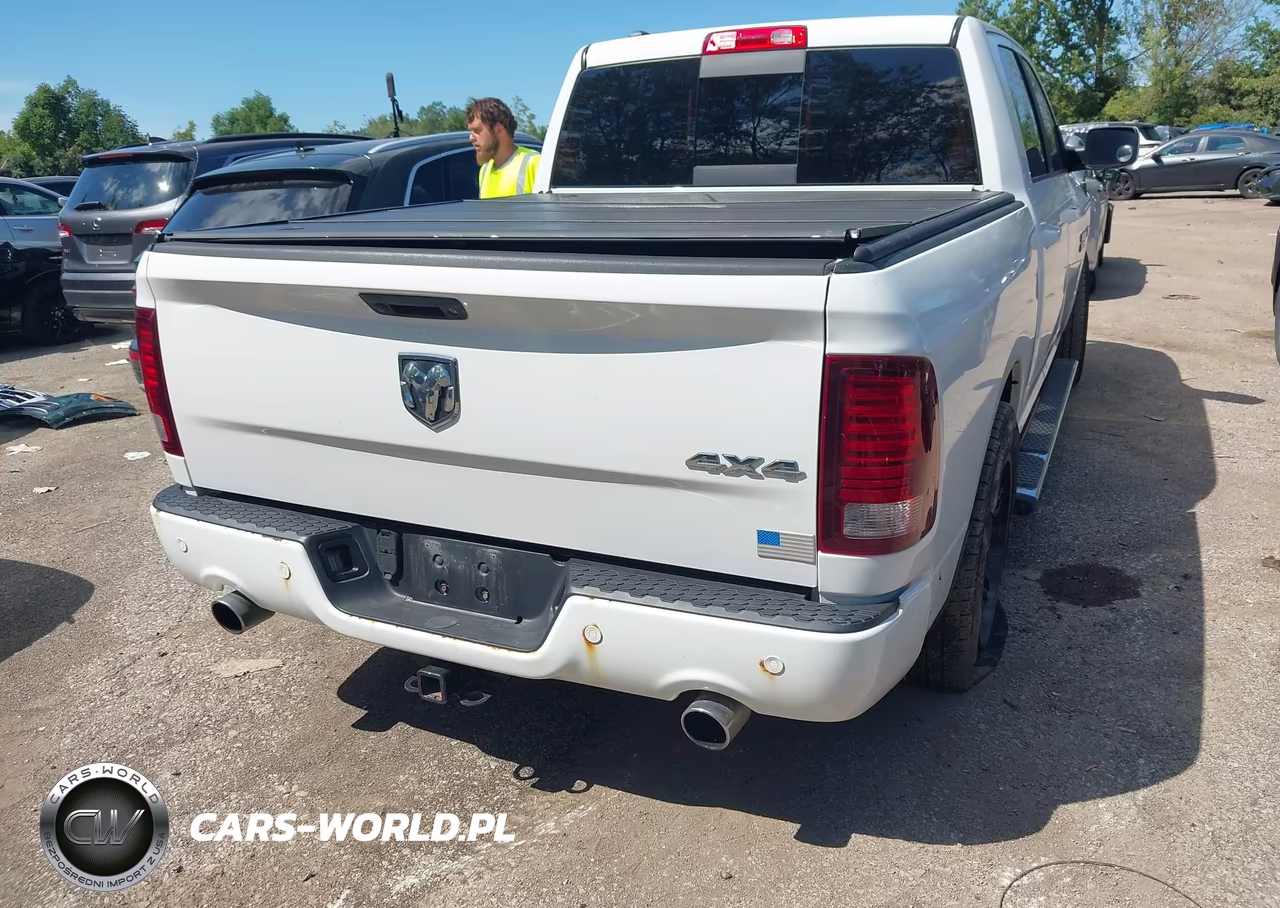 2017 Ram 1500 Sport VIN:1C6RR7MT2HS617076 - 4