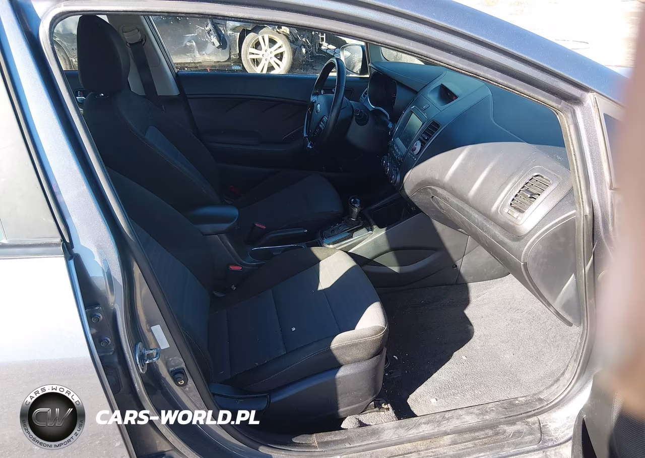 2018 Kia Forte S VIN:3KPFL4A76JE216657 - 5