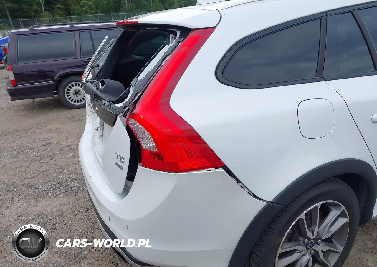 2016 Volvo V60 Cross Country T5 VIN:YV4612HK9G1010441 - 18