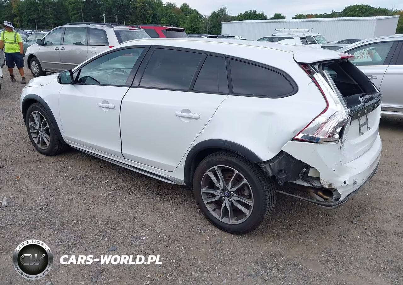 2016 Volvo V60 Cross Country T5 VIN:YV4612HK9G1010441 - 3