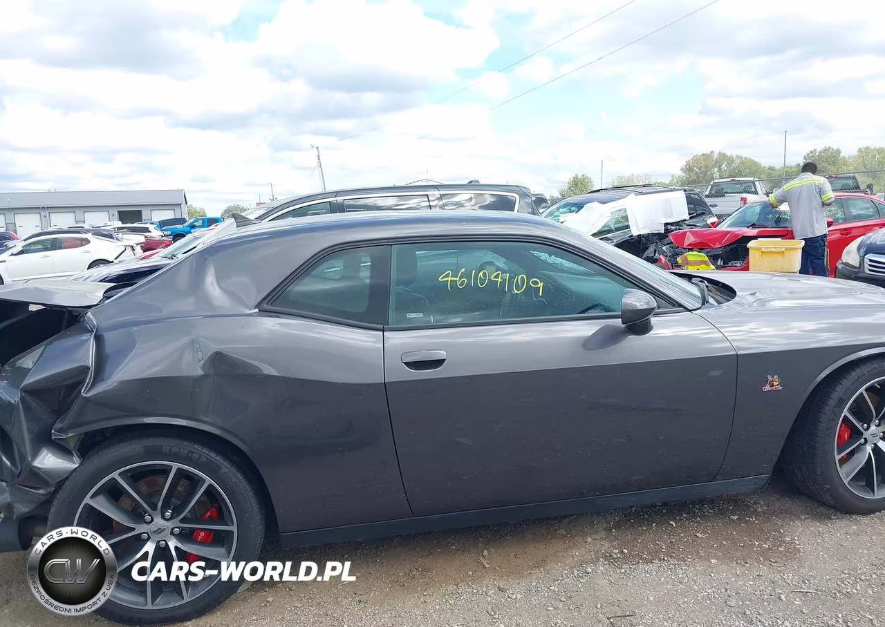 2018 Dodge Challenger R-T Scat Pack VIN:2C3CDZFJXJH270697 - 14
