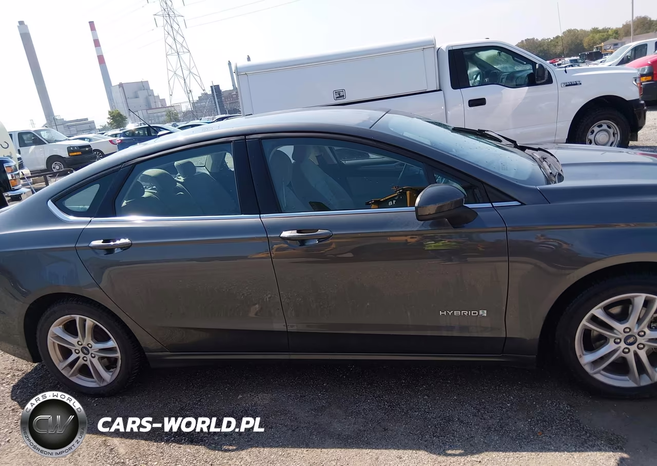 2018 Ford Fusion Hybrid S VIN:3FA6P0UU2JR271345 - 13