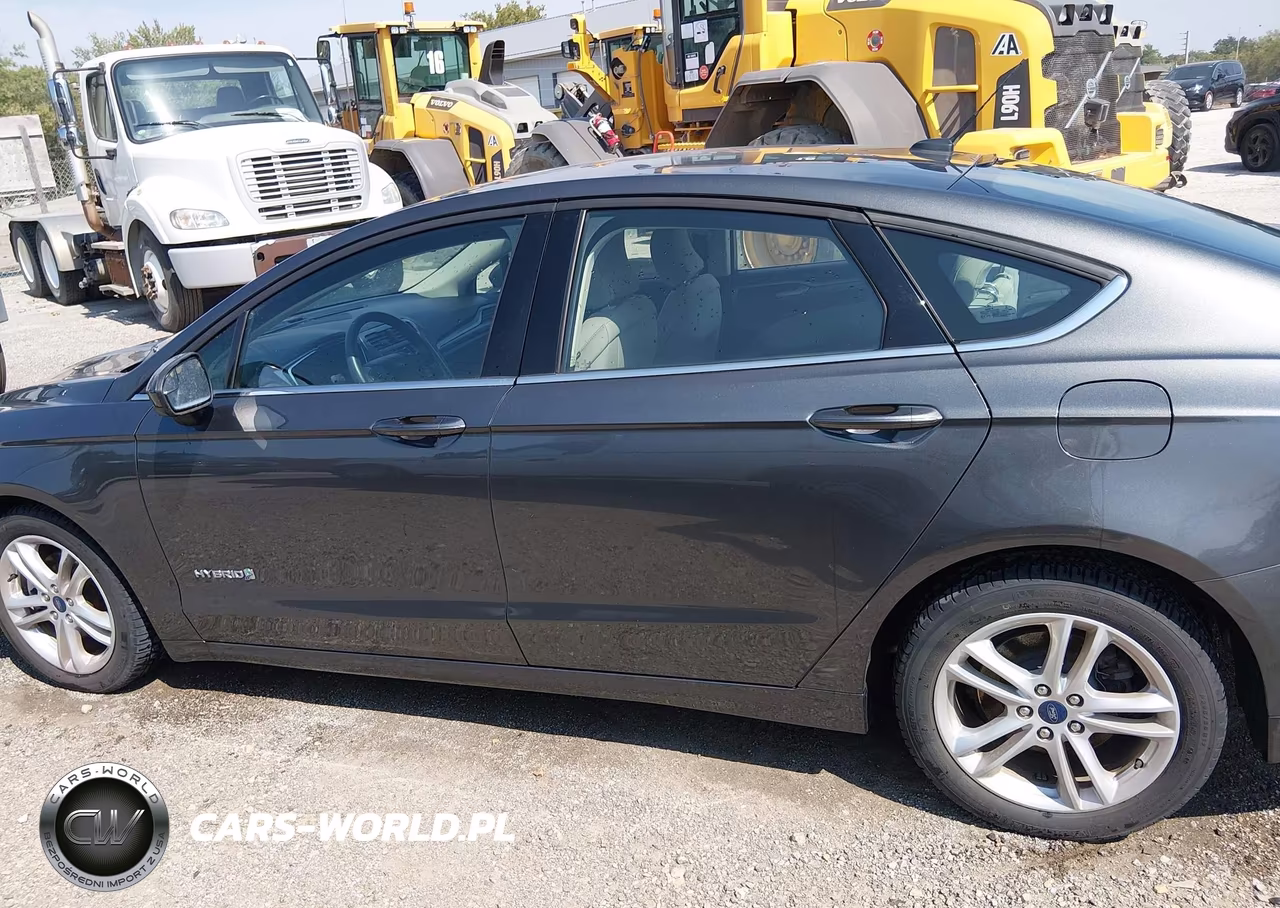 2018 Ford Fusion Hybrid S VIN:3FA6P0UU2JR271345 - 14