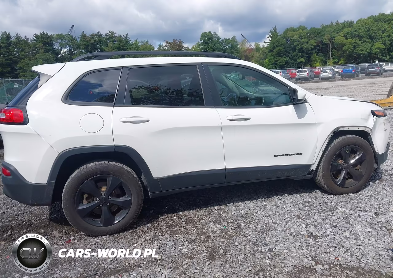 2016 Jeep Cherokee Latitude VIN:1C4PJMCB6GW131831 - 13