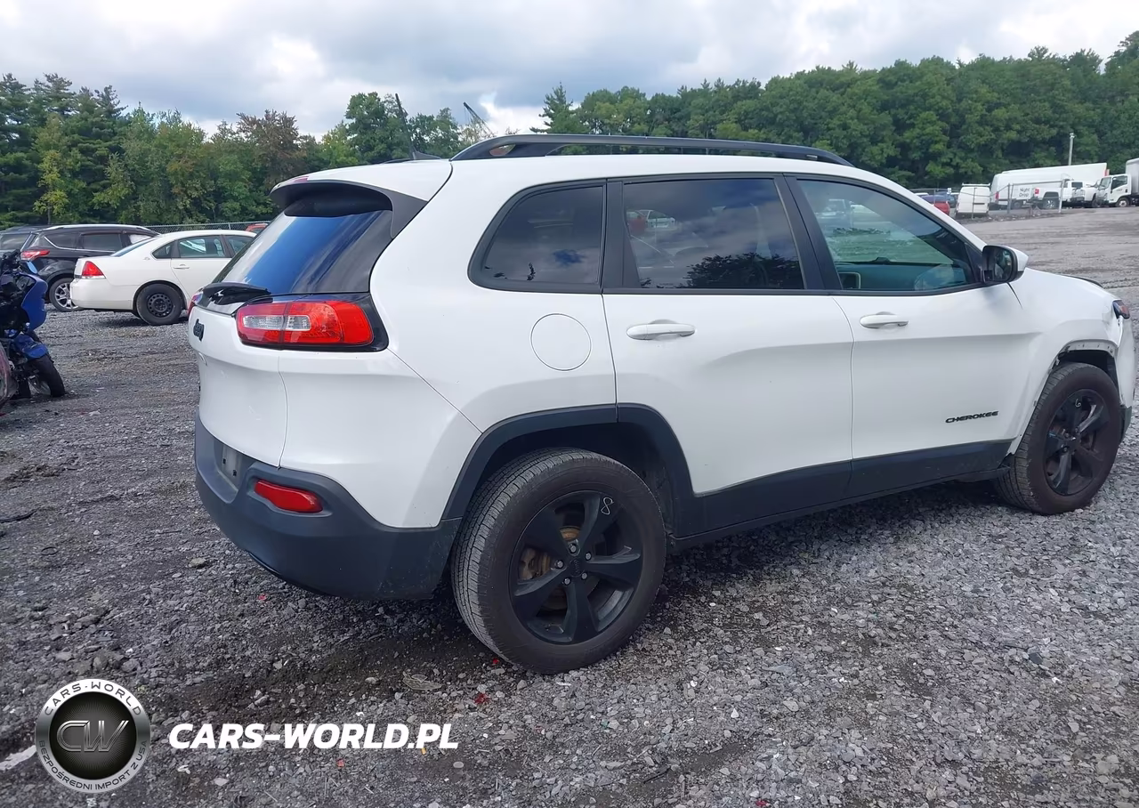 2016 Jeep Cherokee Latitude VIN:1C4PJMCB6GW131831 - 4