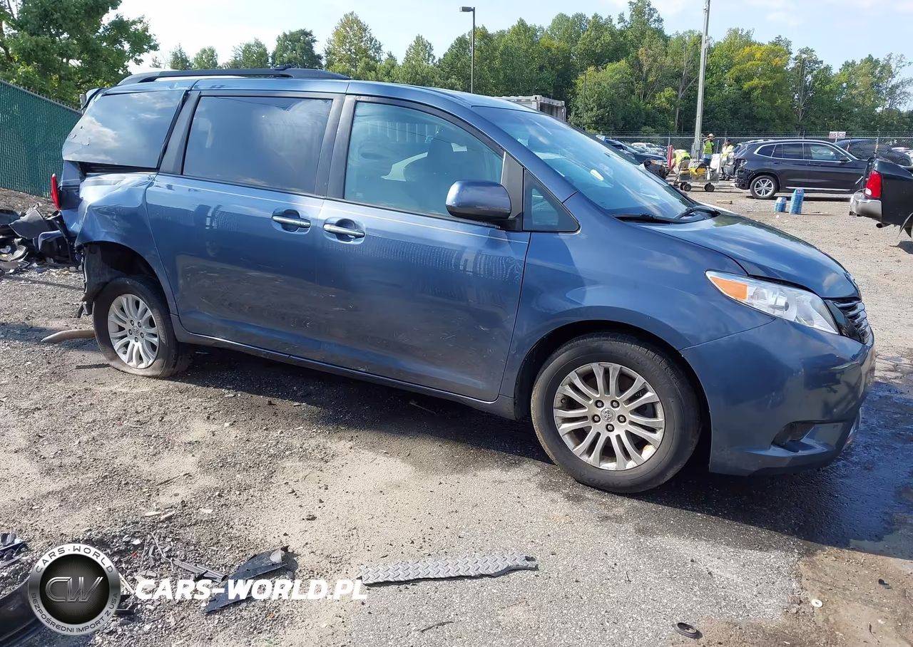 2017 Toyota Sienna Xle 8 Passenger