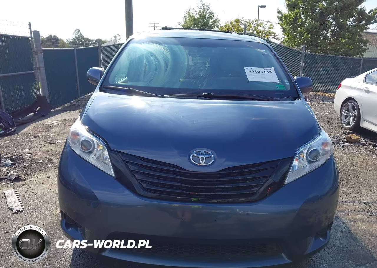 2017 Toyota Sienna Xle 8 Passenger VIN:5TDYZ3DCXHS861192 - 12