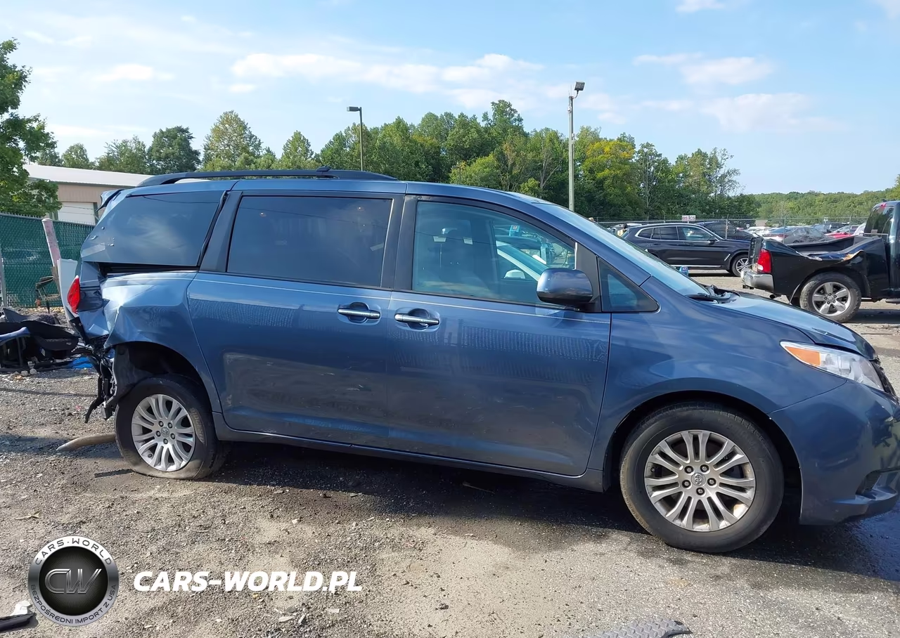 2017 Toyota Sienna Xle 8 Passenger VIN:5TDYZ3DCXHS861192 - 13
