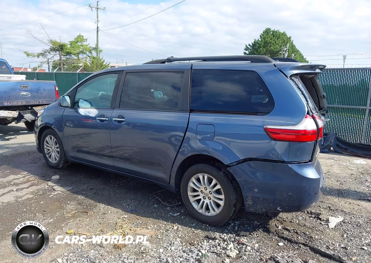 2017 Toyota Sienna Xle 8 Passenger VIN:5TDYZ3DCXHS861192 - 14