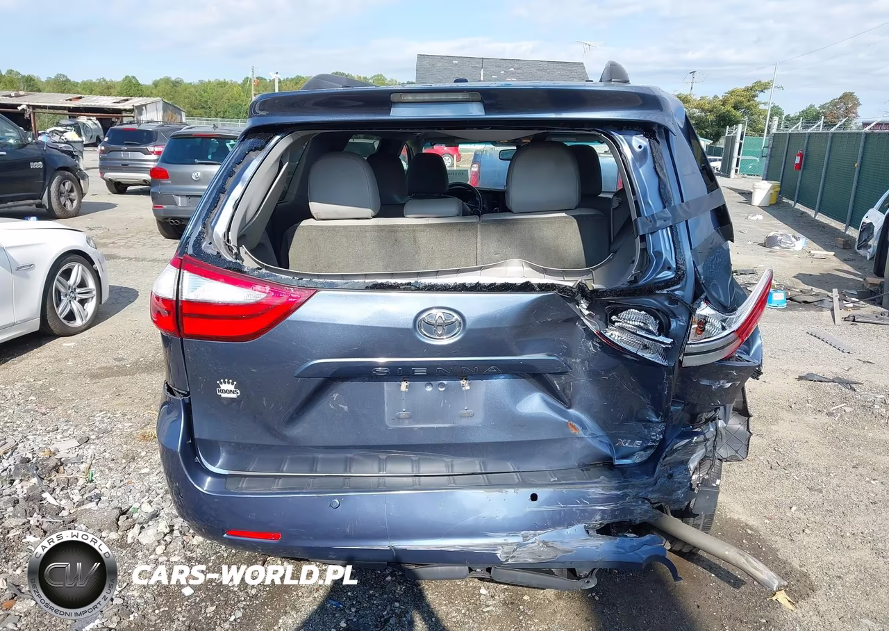 2017 Toyota Sienna Xle 8 Passenger VIN:5TDYZ3DCXHS861192 - 16