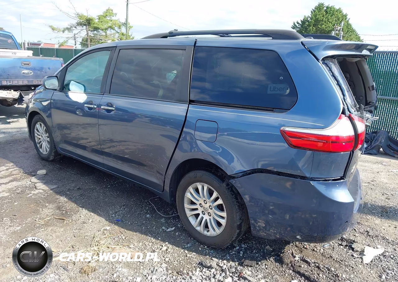 2017 Toyota Sienna Xle 8 Passenger VIN:5TDYZ3DCXHS861192 - 3