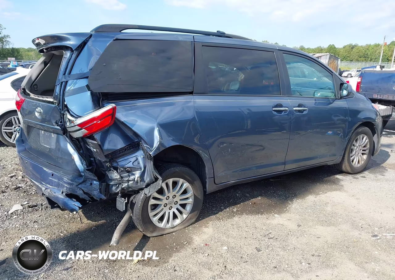 2017 Toyota Sienna Xle 8 Passenger VIN:5TDYZ3DCXHS861192 - 4