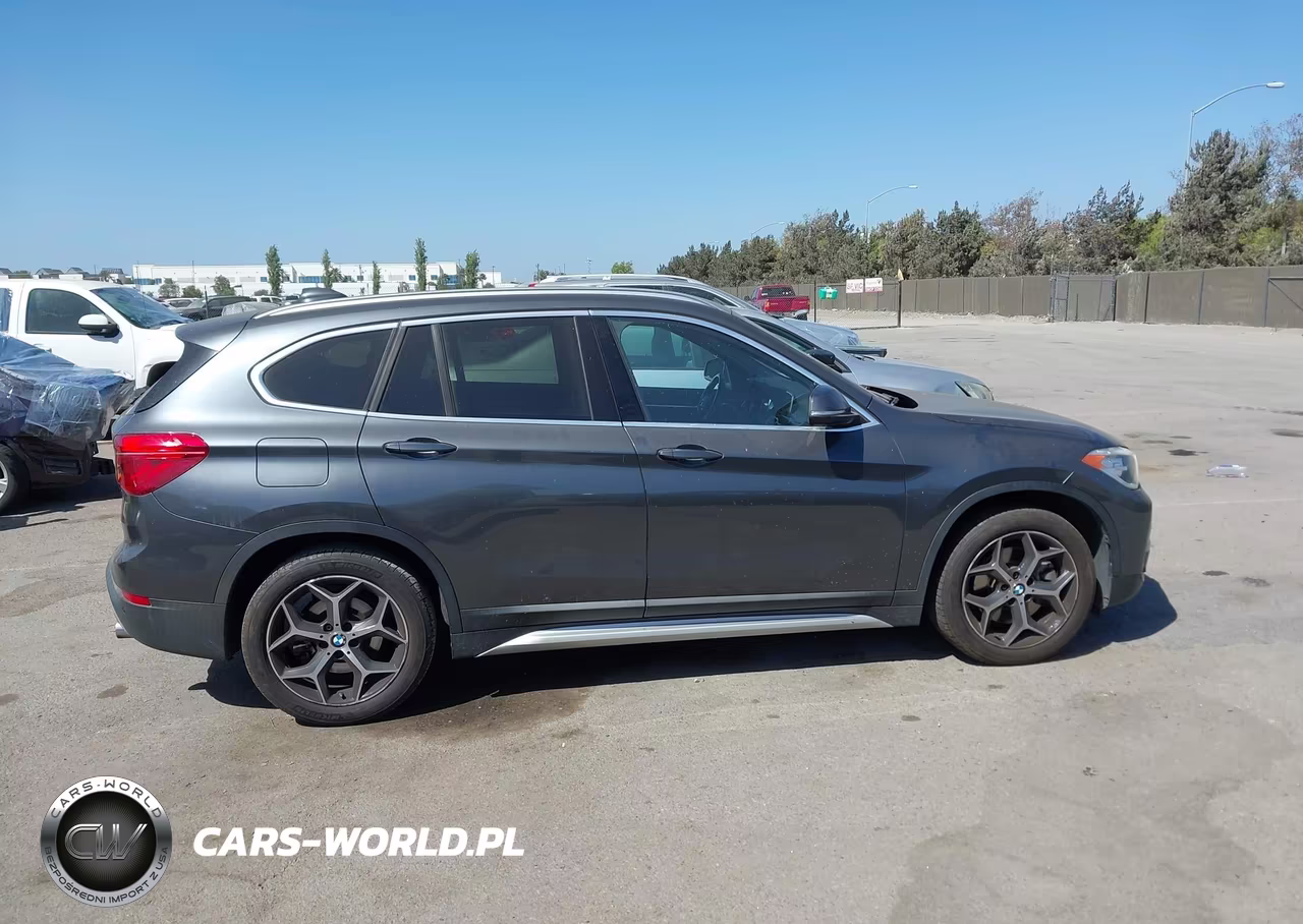 2018 BMW X1 Sdrive28I VIN:WBXHU7C33J3H43988 - 13
