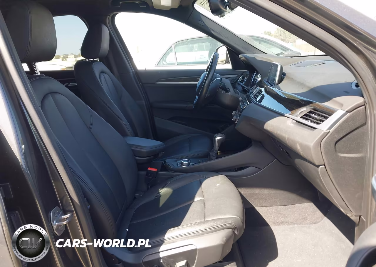 2018 BMW X1 Sdrive28I VIN:WBXHU7C33J3H43988 - 5
