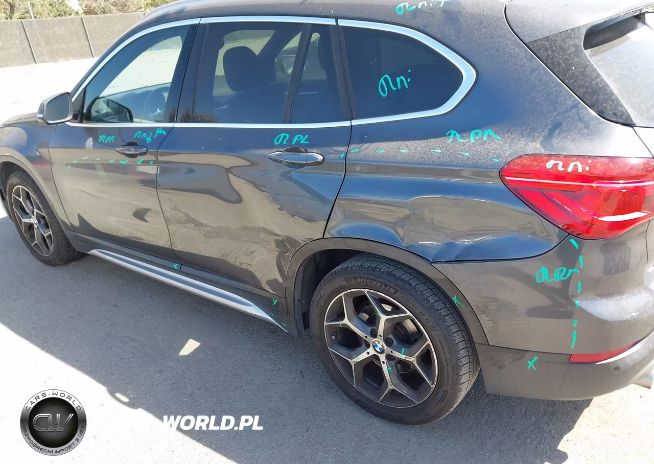 2018 BMW X1 Sdrive28I VIN:WBXHU7C33J3H43988 - 6