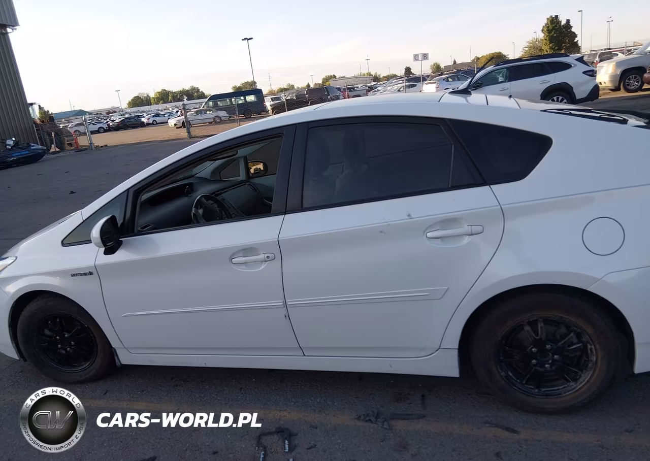 2014 Toyota Prius Four VIN:JTDKN3DU2E1749294 - 14