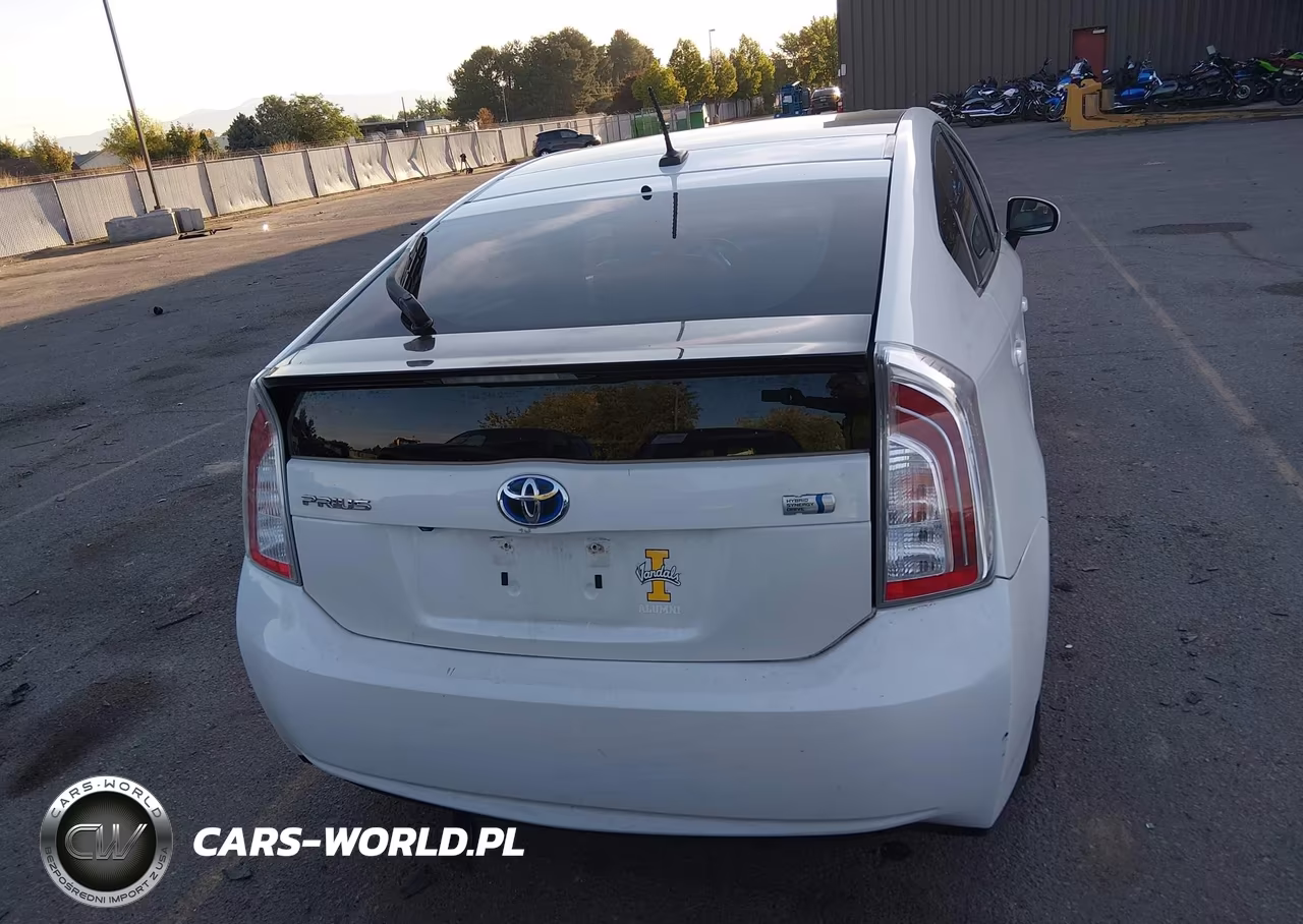 2014 Toyota Prius Four VIN:JTDKN3DU2E1749294 - 16