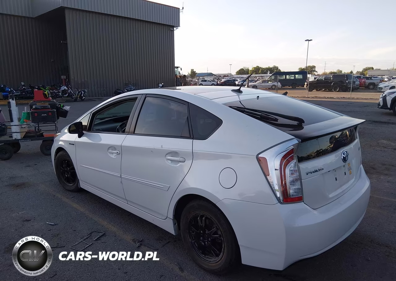 2014 Toyota Prius Four VIN:JTDKN3DU2E1749294 - 3