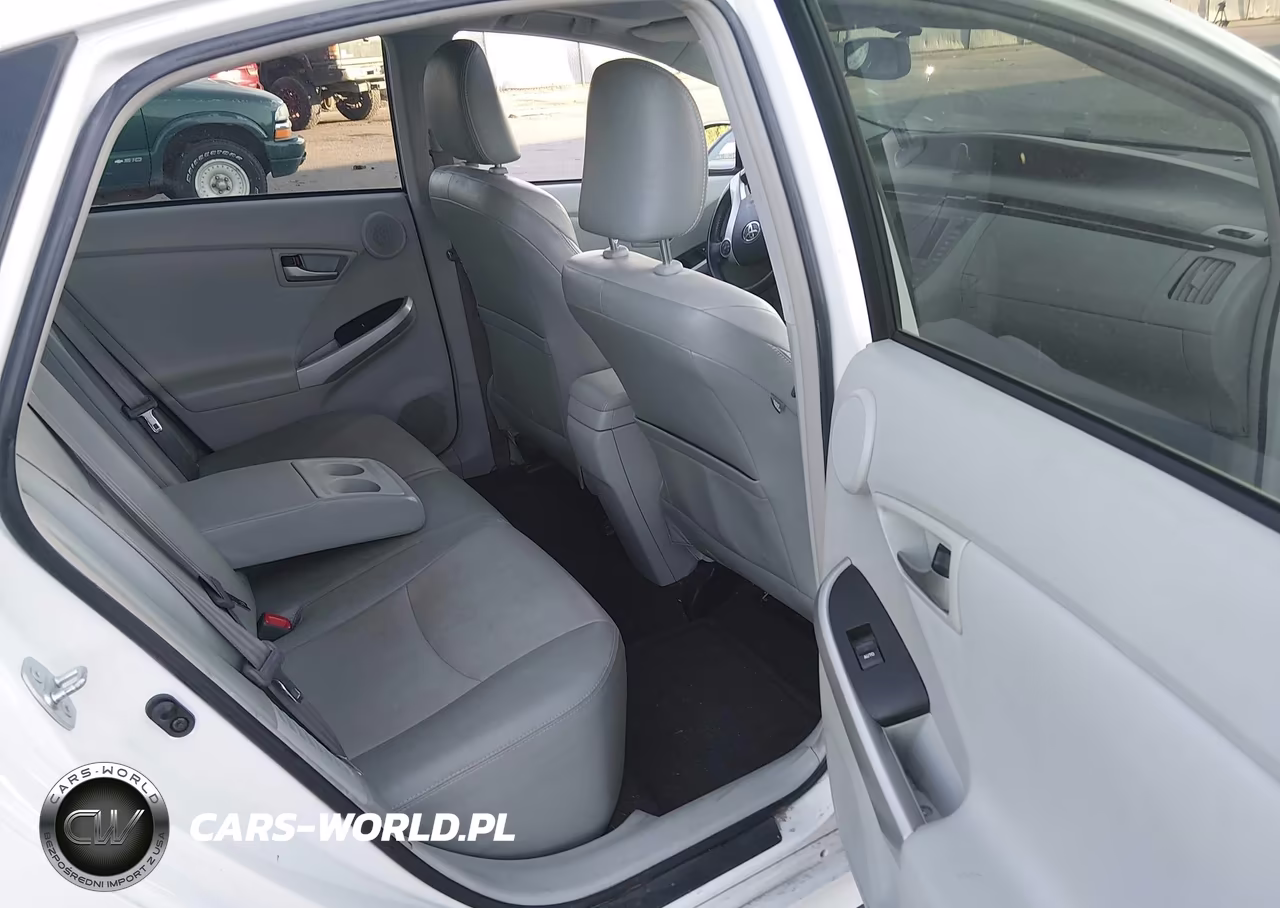 2014 Toyota Prius Four VIN:JTDKN3DU2E1749294 - 8