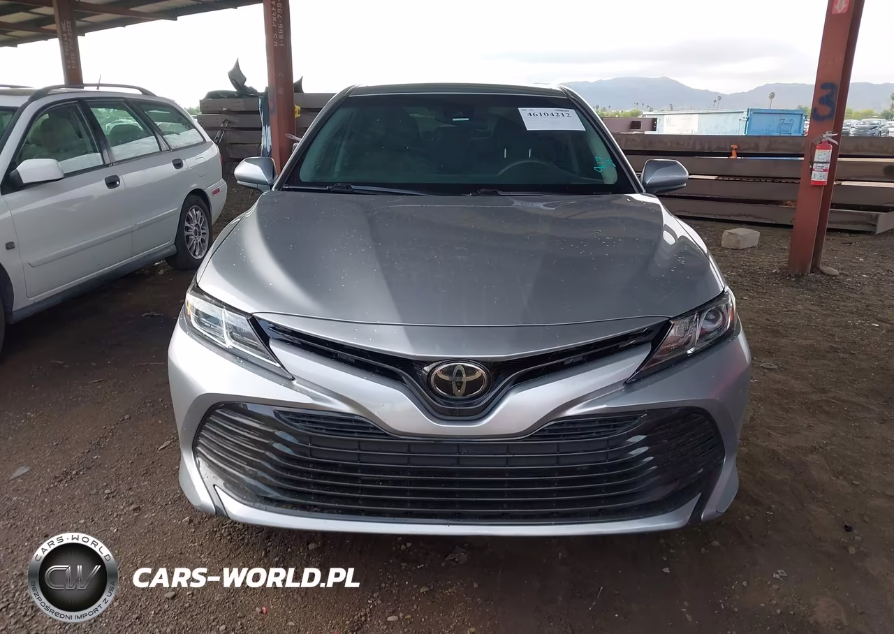 2018 Toyota Camry Le VIN:4T1B11HK5JU571314 - 12
