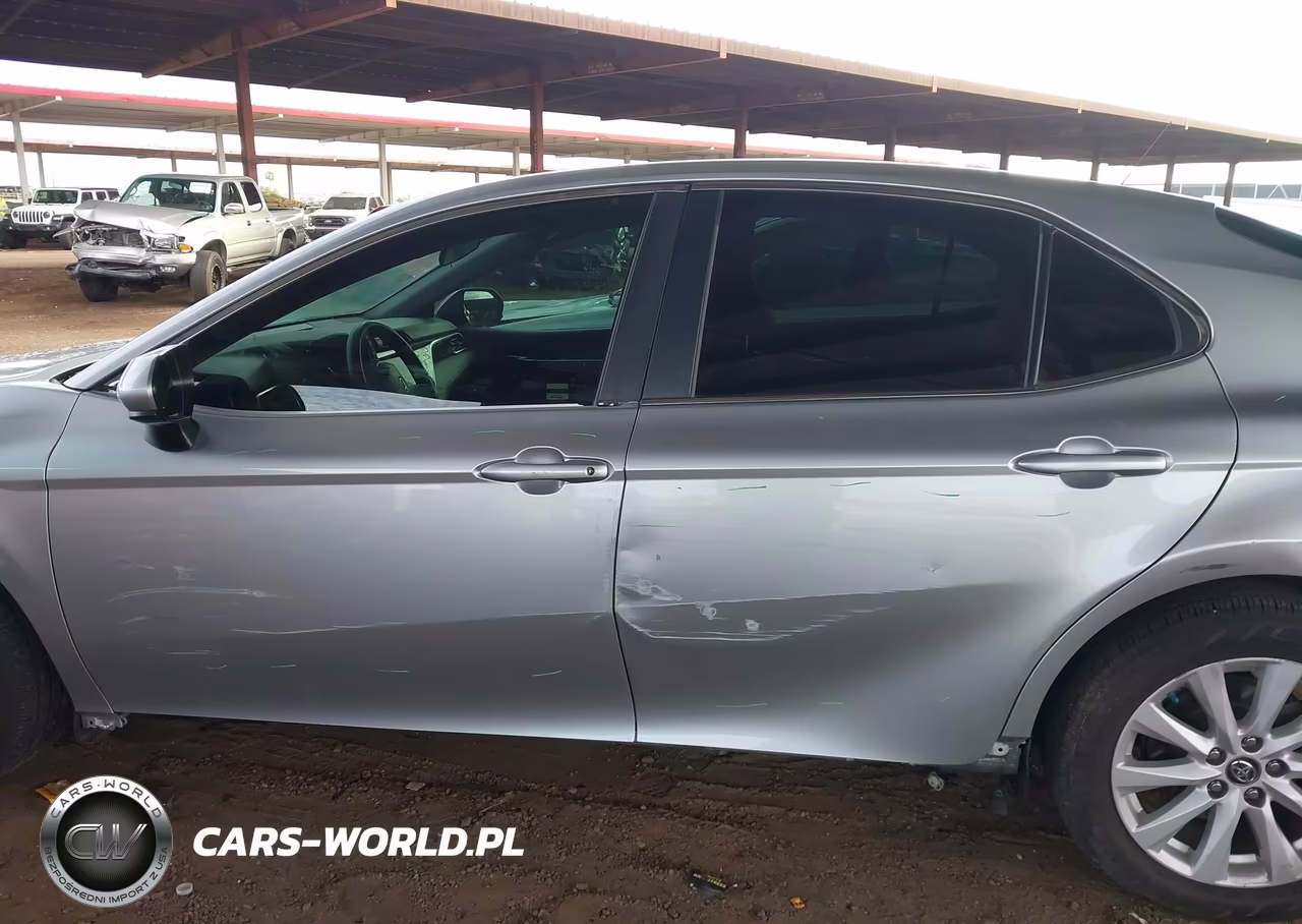 2018 Toyota Camry Le VIN:4T1B11HK5JU571314 - 14