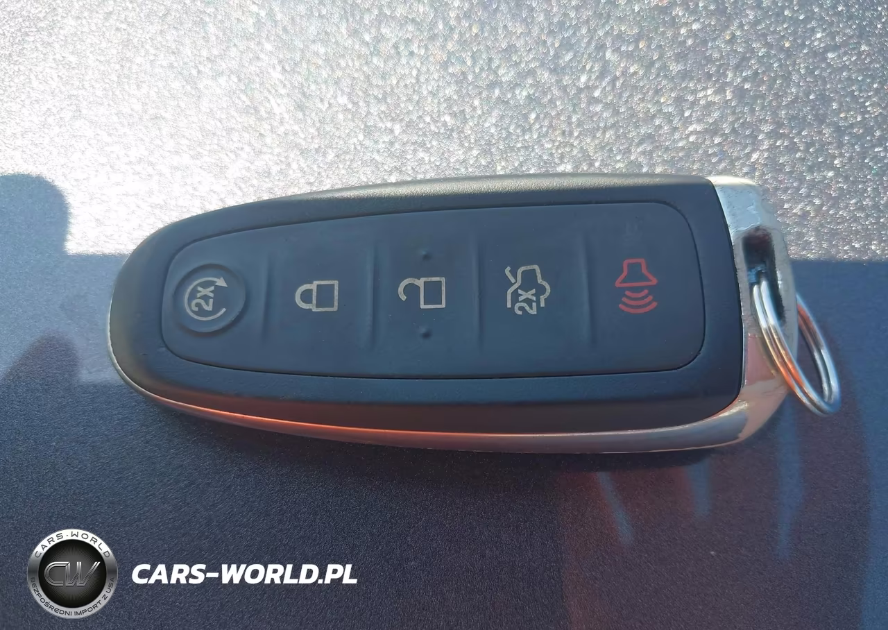 2015 Ford Focus Titanium VIN:1FADP3J28FL323935 - 11
