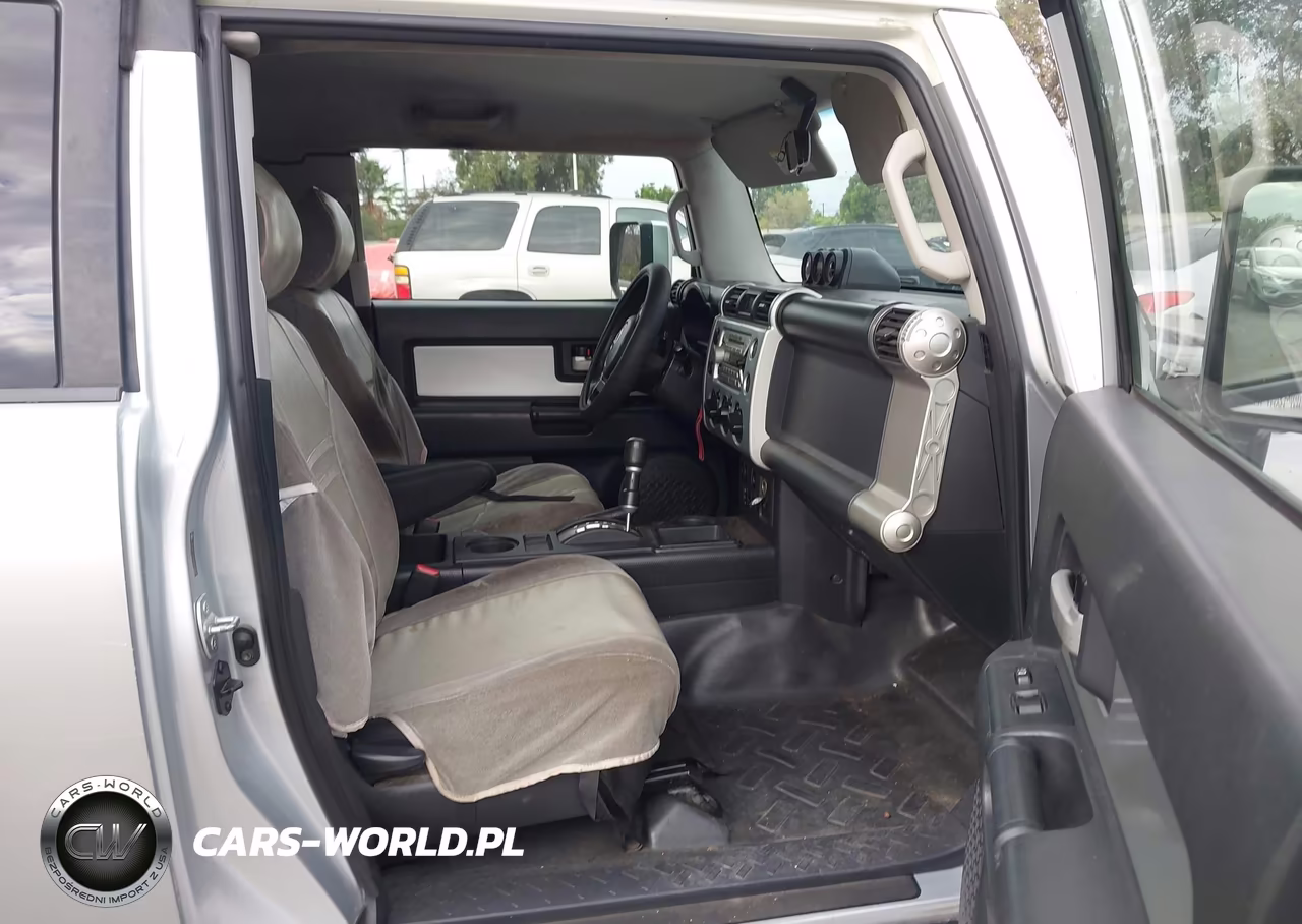 2007 Toyota Fj Cruiser VIN:JTEZU11F470007415 - 5