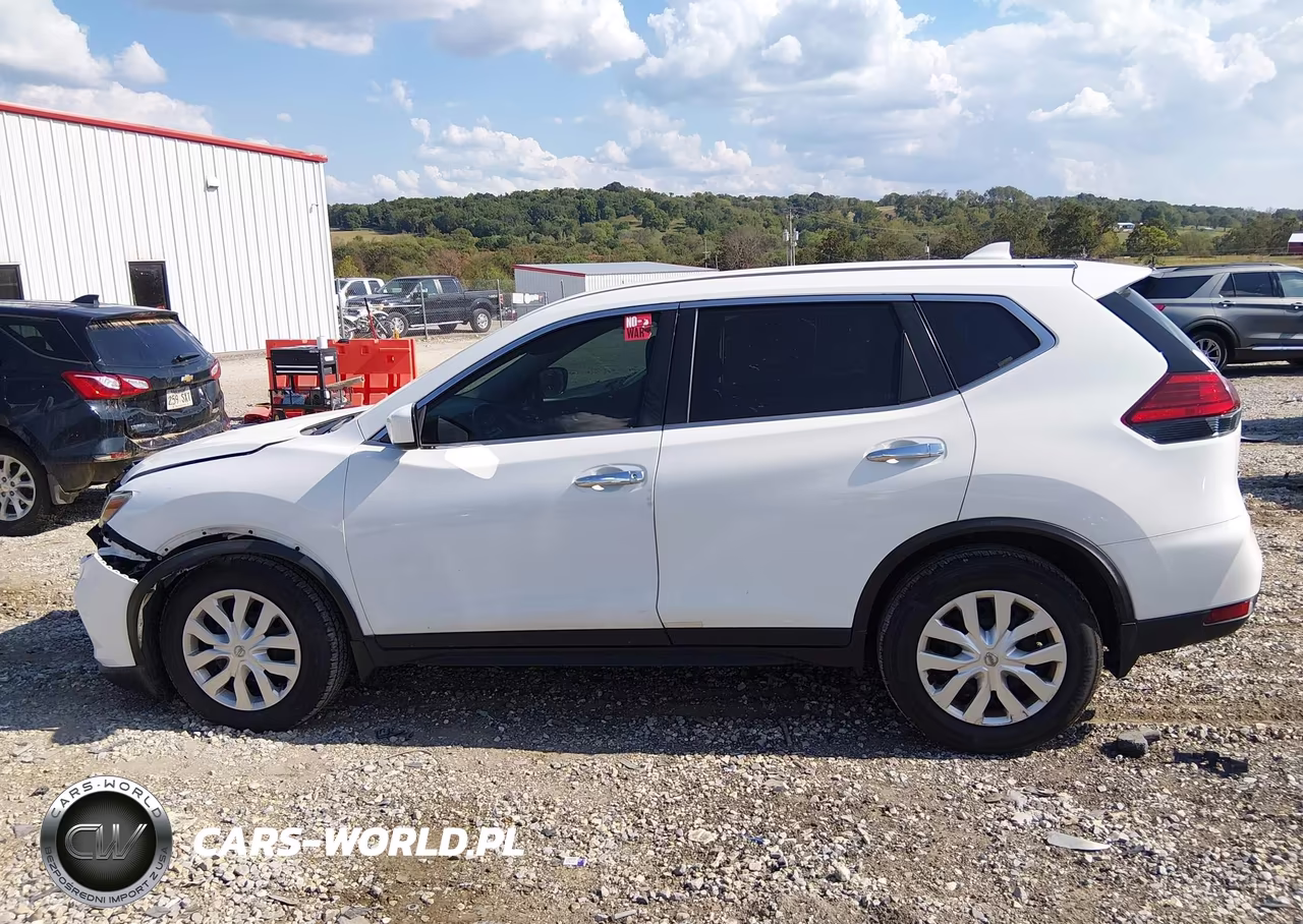 2017 Nissan Rogue S VIN:KNMAT2MT6HP514711 - 14