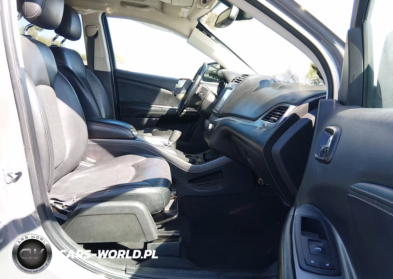 2020 Dodge Journey Crossroad VIN:3C4PDCGB0LT206616 - 5
