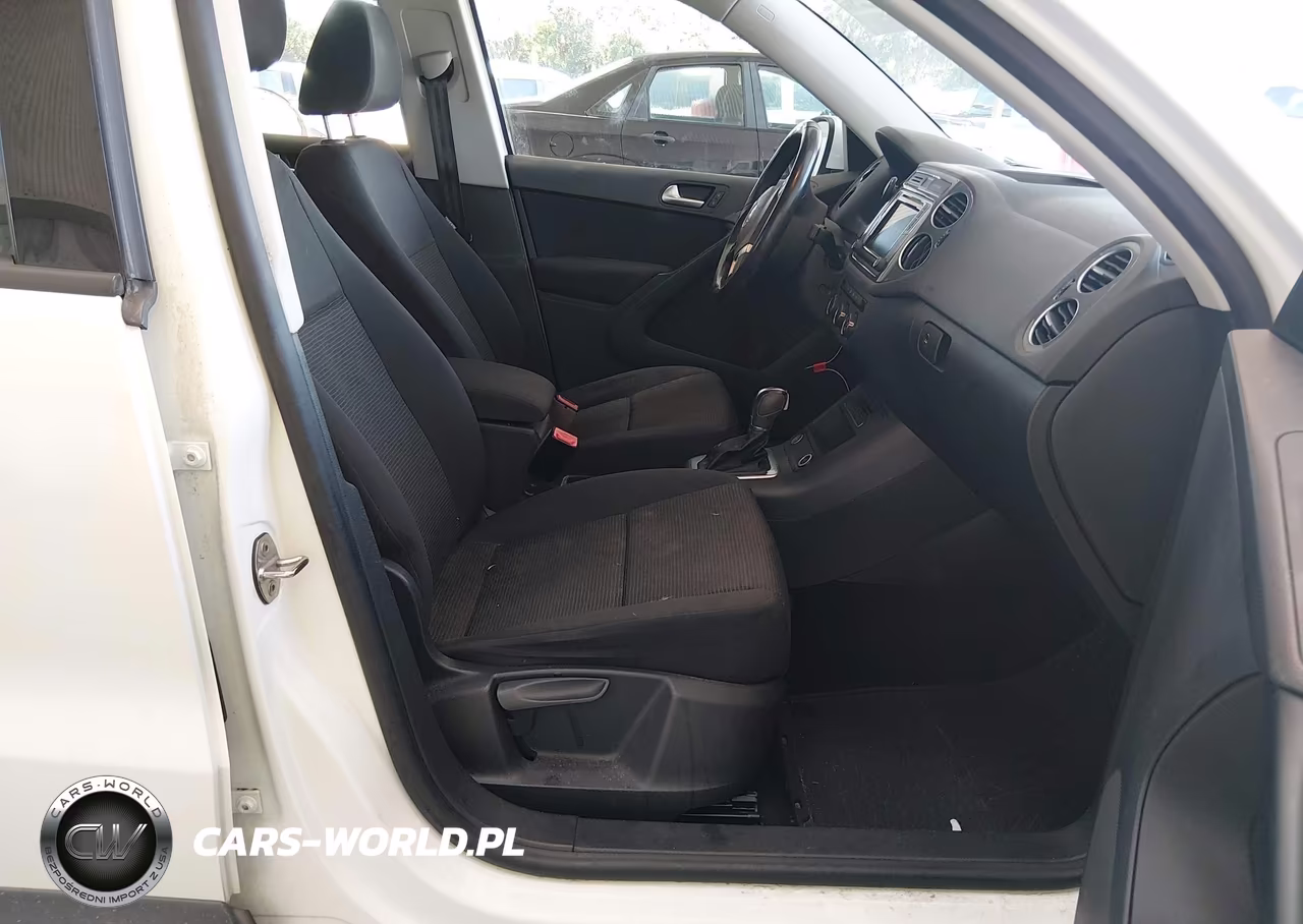 2017 Volkswagen Tiguan 2.0T-2.0T S VIN:WVGAV7AX7HK041974 - 5