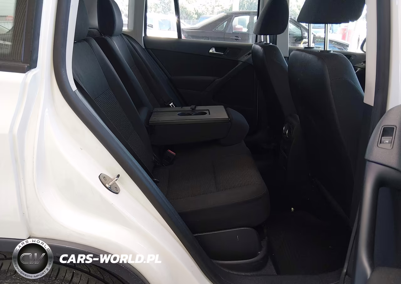 2017 Volkswagen Tiguan 2.0T-2.0T S VIN:WVGAV7AX7HK041974 - 8