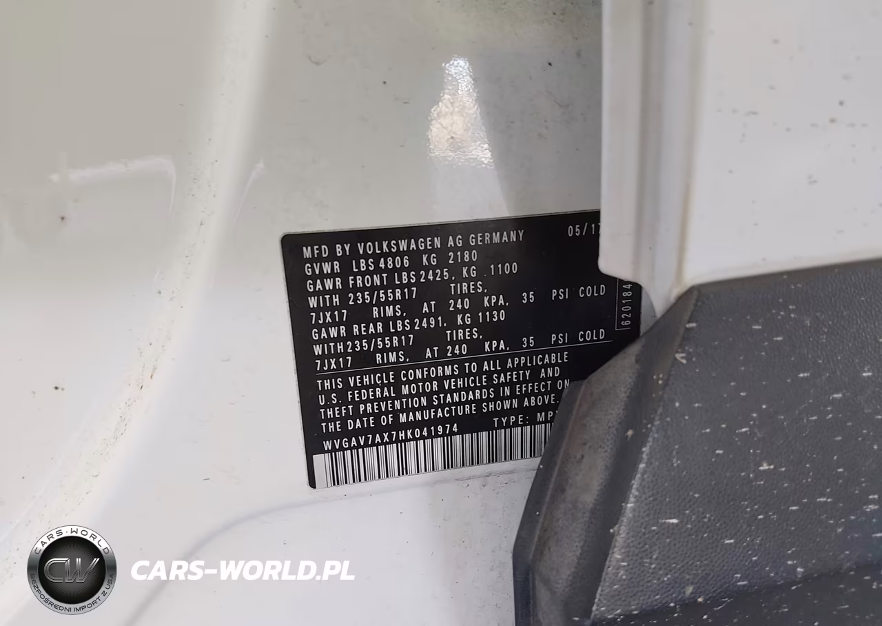 2017 Volkswagen Tiguan 2.0T-2.0T S VIN:WVGAV7AX7HK041974 - 9