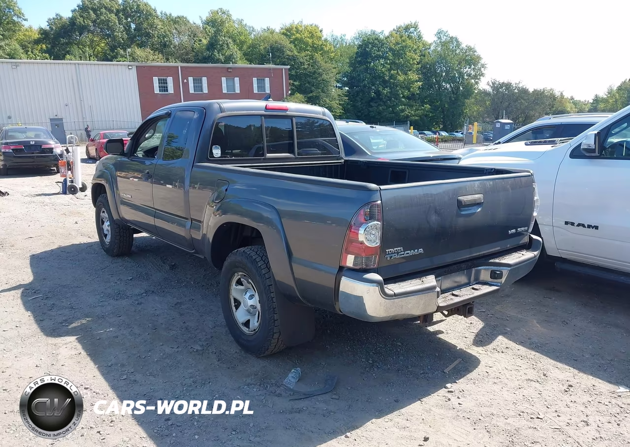 2012 Toyota Tacoma Base V6 VIN:5TFUU4EN0CX042777 - 3