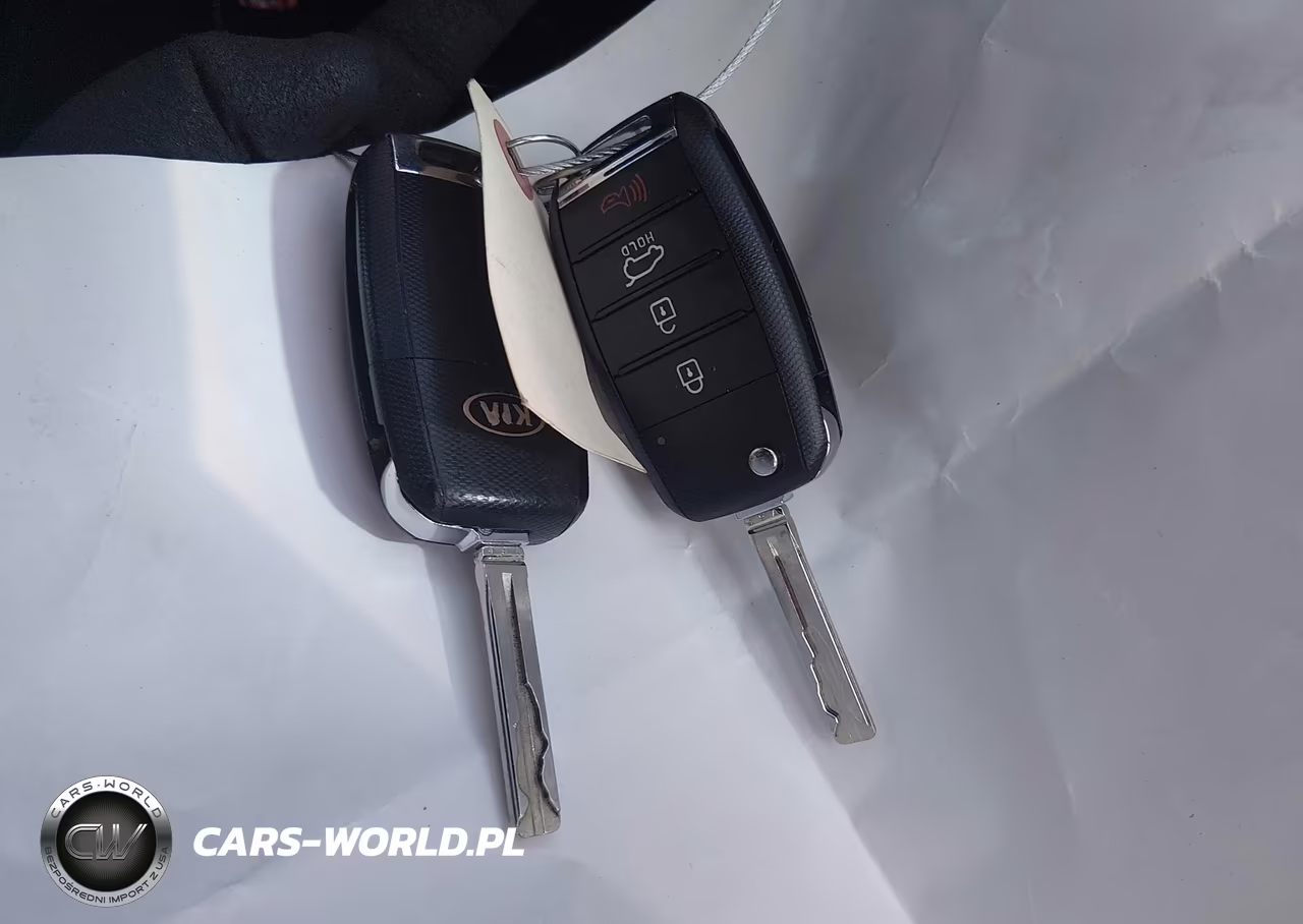 2020 Kia Sportage S VIN:KNDP6CACXL7825871 - 11