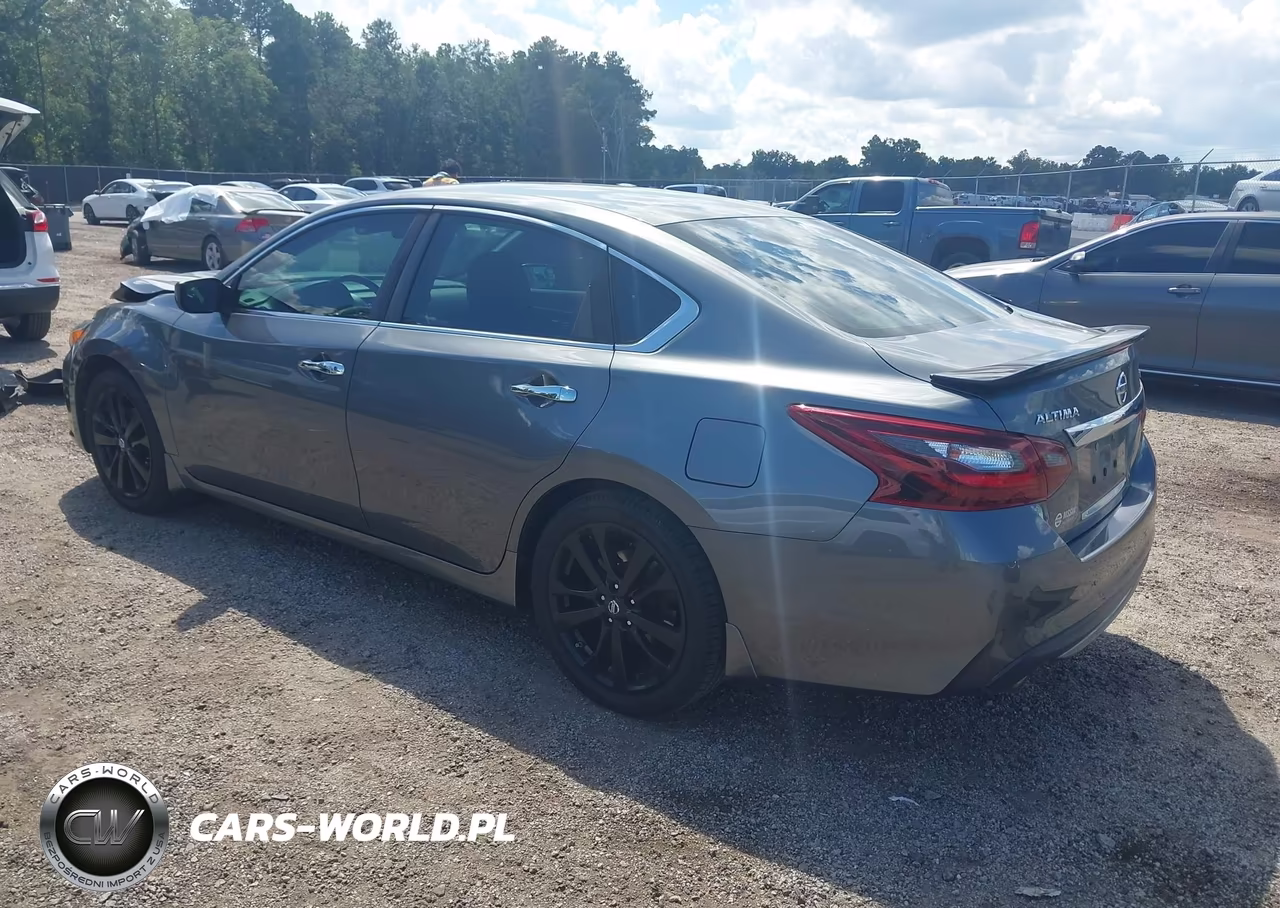 2017 Nissan Altima 2.5 Sr VIN:1N4AL3AP8HC237814 - 3